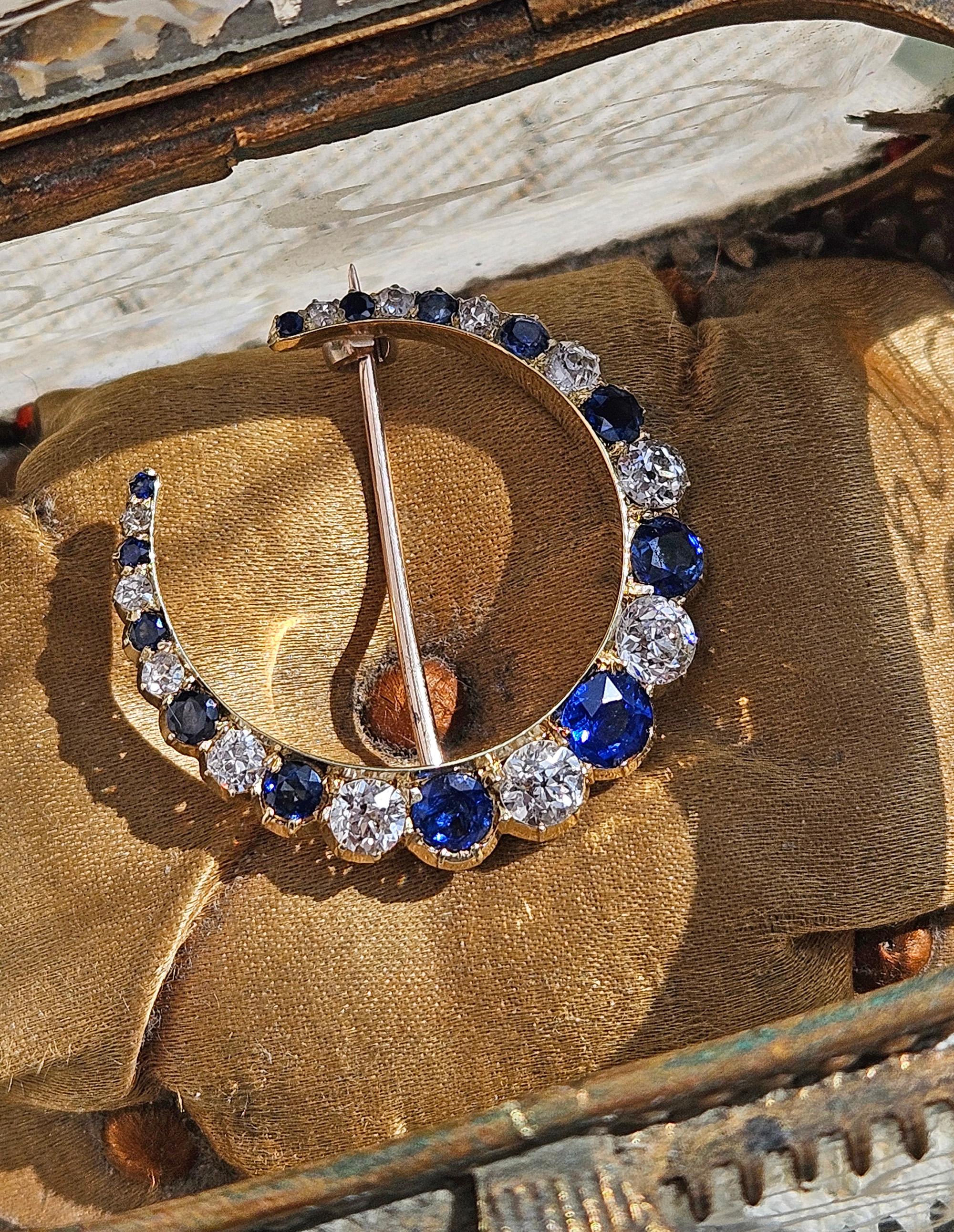 1900 English GIA 3.0ct Royal Blue No-Heat Sapphires Diamonds Crescent 14K Brooch For Sale 10