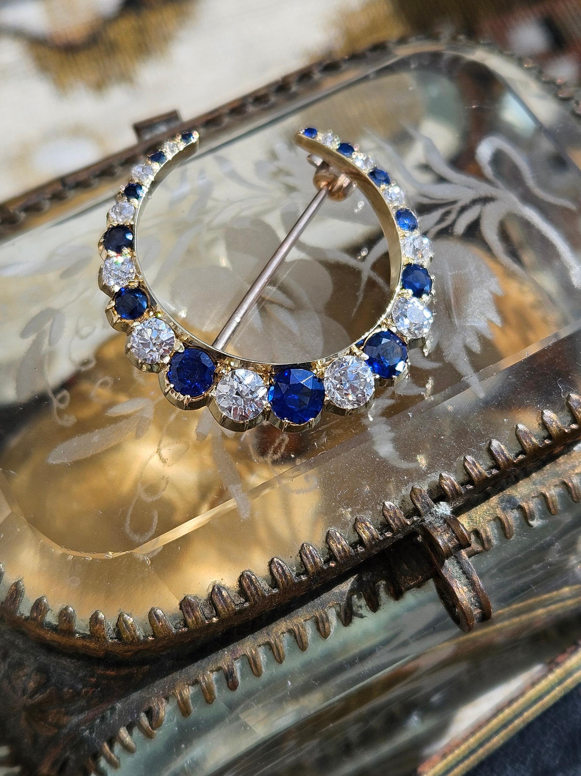 Rare Authentic 1900s Antique Edwardian English GIA Royal Blue Unheated Sapphires & Old Cut Diamonds Crescent Moon 14K Yellow Gold Brooch Pin
A super rare and highly collectible, this majestic Crescent Moon Brooch was created in England during the