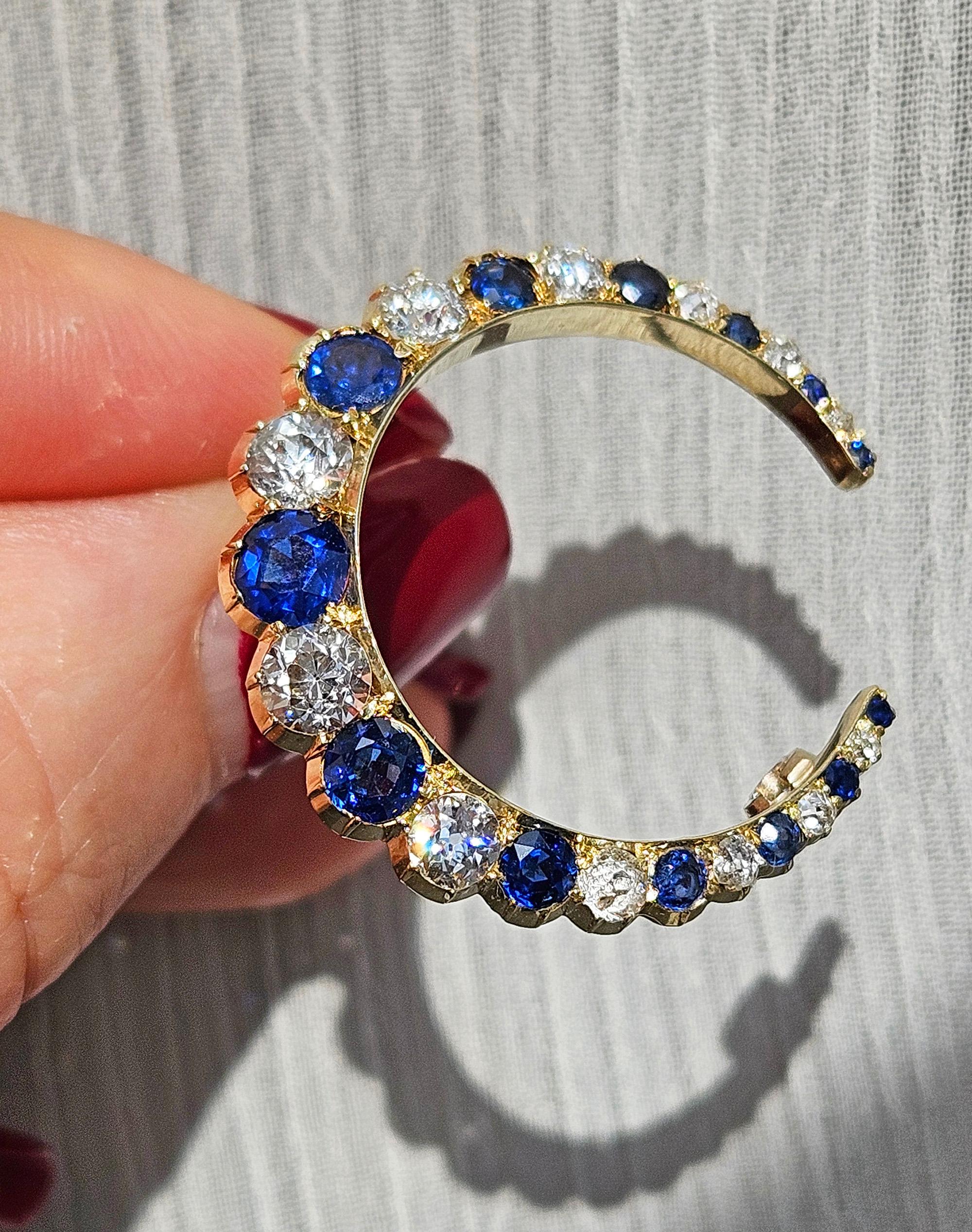 1900 English GIA 3.0ct Royal Blue No-Heat Sapphires Diamonds Crescent 14K Brooch For Sale 14