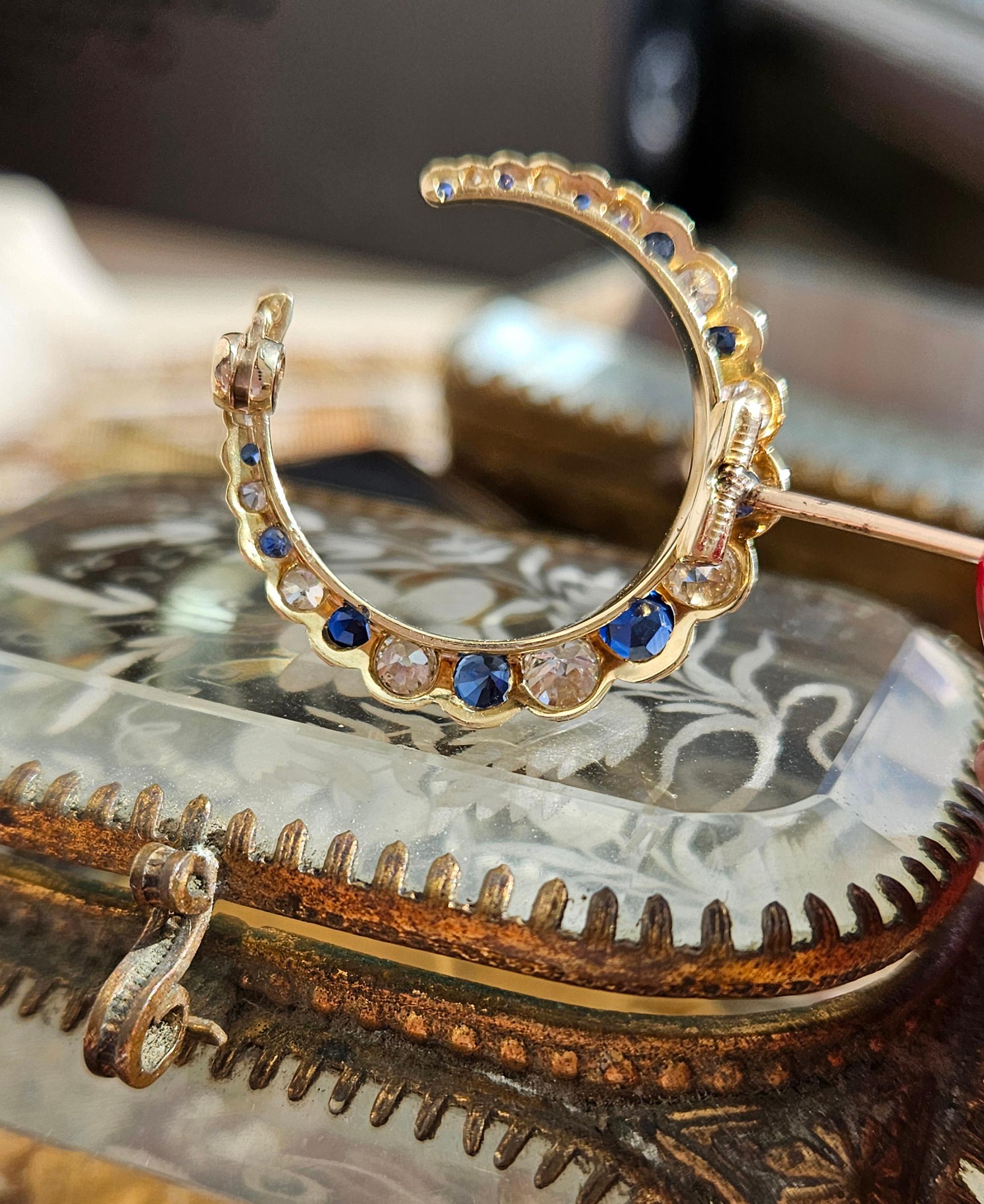 Women's 1900 English GIA 3.0ct Royal Blue No-Heat Sapphires Diamonds Crescent 14K Brooch For Sale