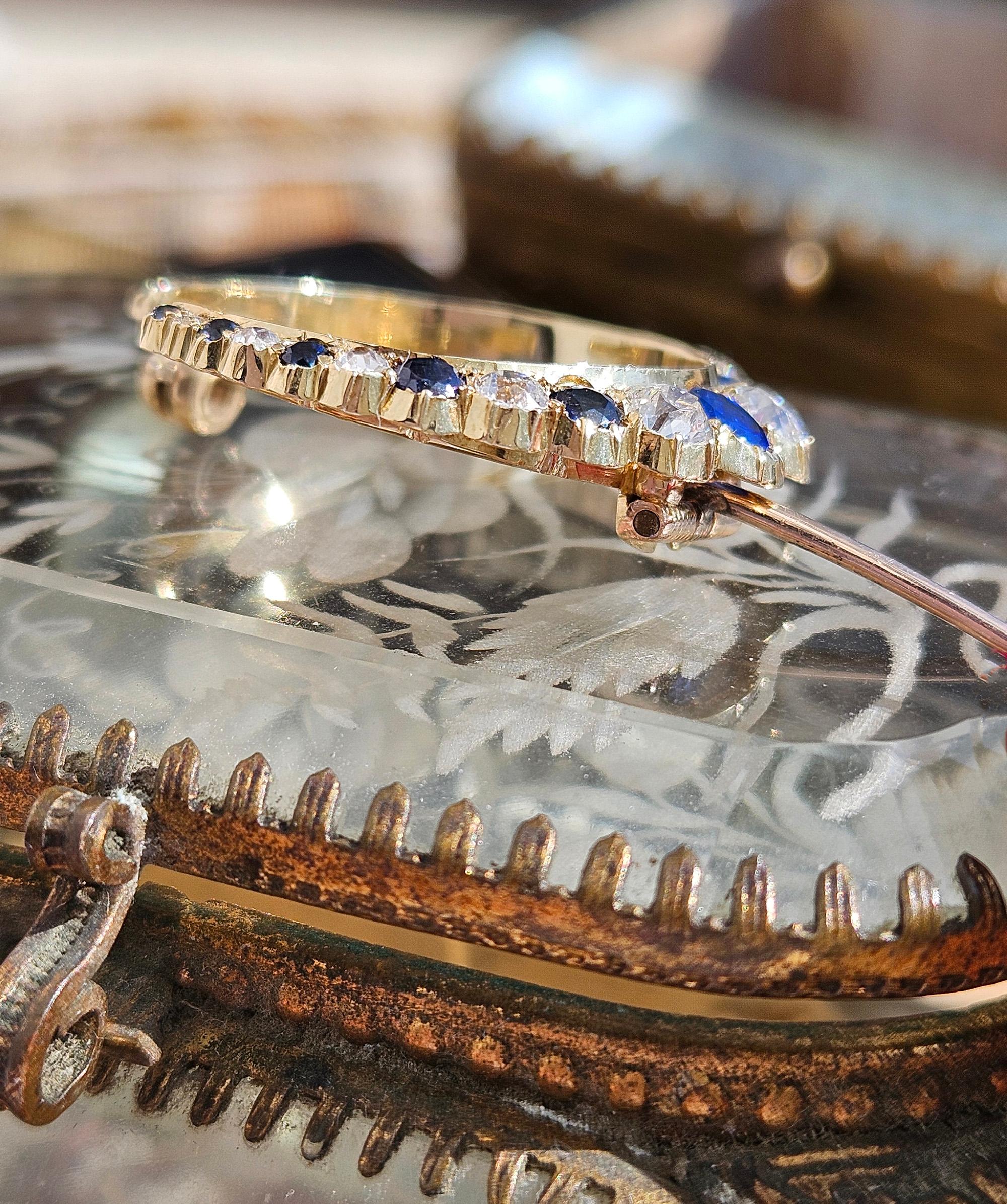 1900 English GIA 3.0ct Royal Blue No-Heat Sapphires Diamonds Crescent 14K Brooch For Sale 1