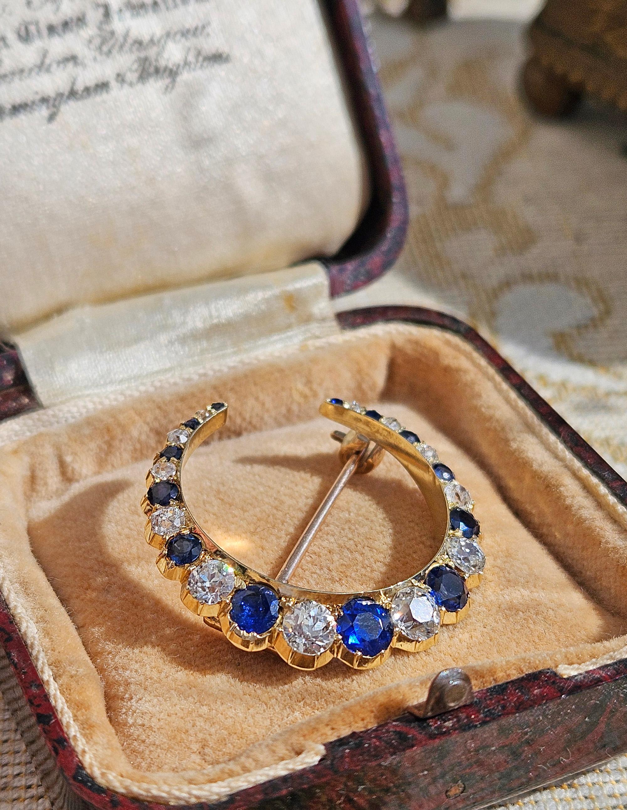 1900 English GIA 3.0ct Royal Blue No-Heat Sapphires Diamonds Crescent 14K Brooch For Sale 3