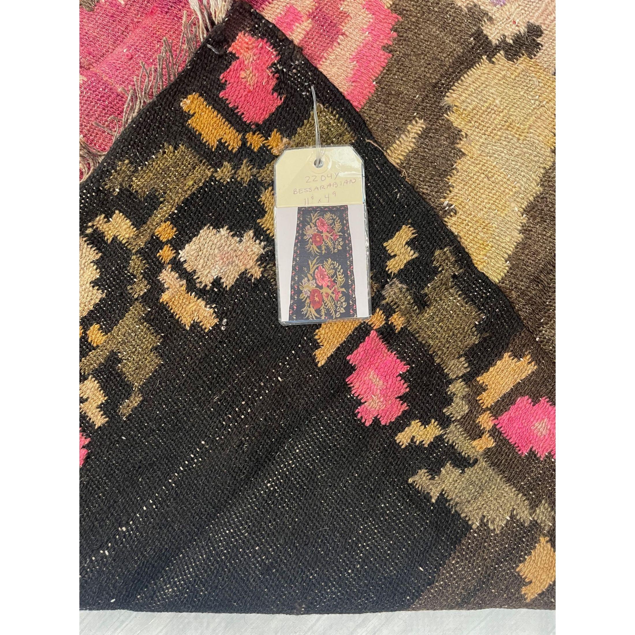 1900 Floral Flat Weave Kilim In Good Condition For Sale In Los Angeles, US