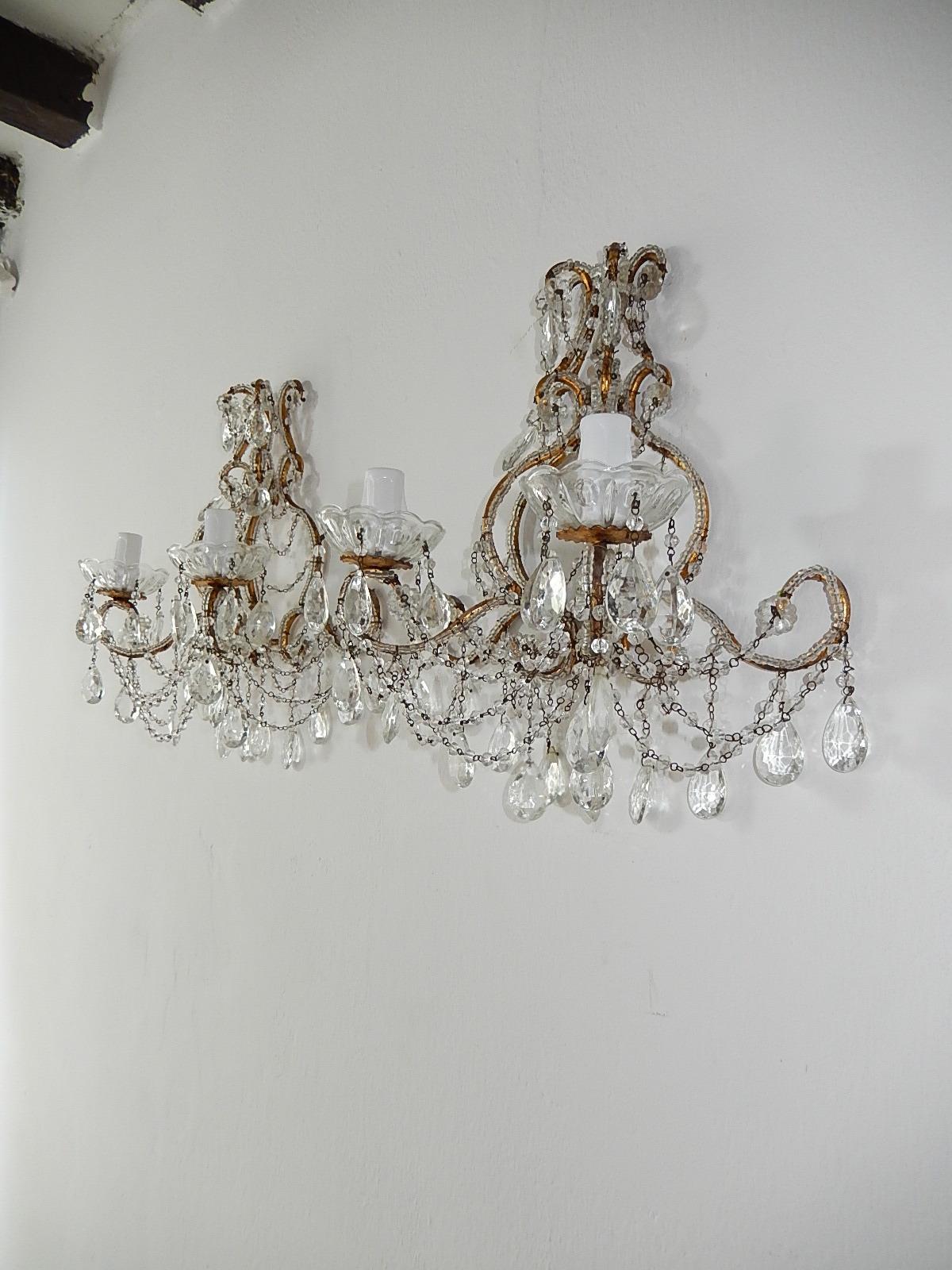 1900 Italian Rococo Beaded Crystal Prisms Gold Gilt Sconces In Good Condition For Sale In Firenze, Toscana