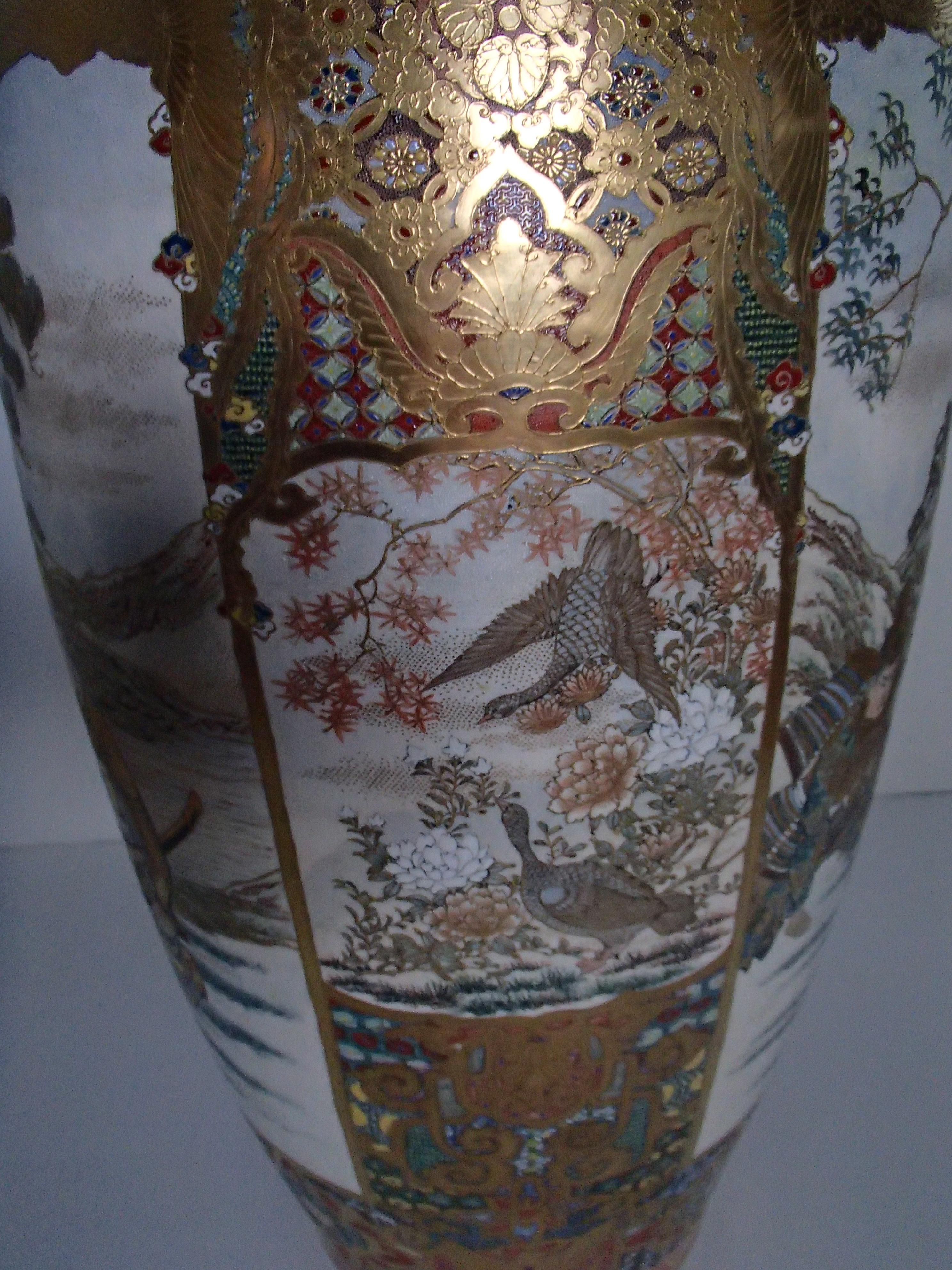 1900 Japanese Satsuma Porcelain Huge Vase with Samurai Scenes For Sale 3