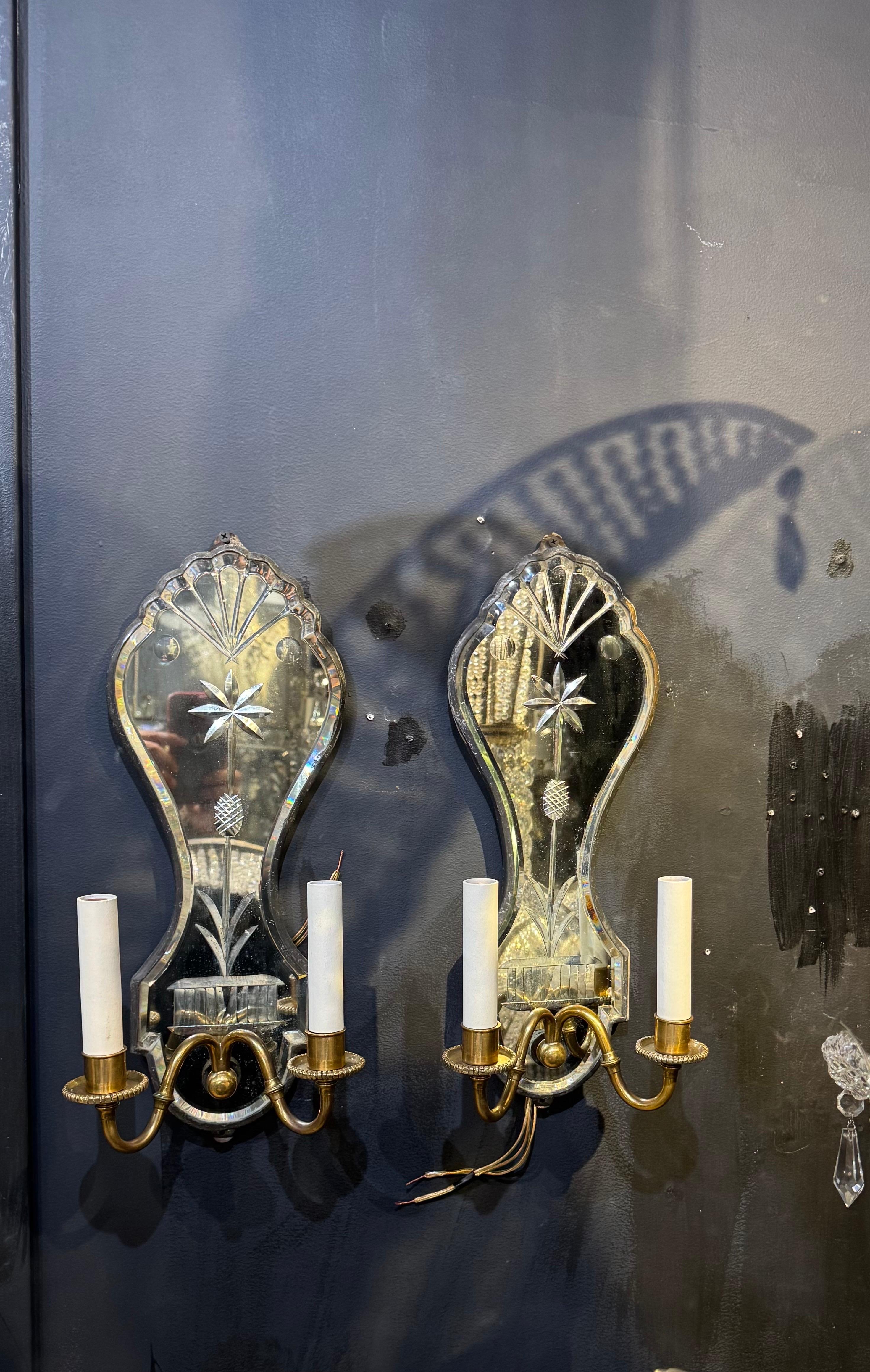Bronze 1900 Grandes appliques en miroir gravé Caldwell en vente