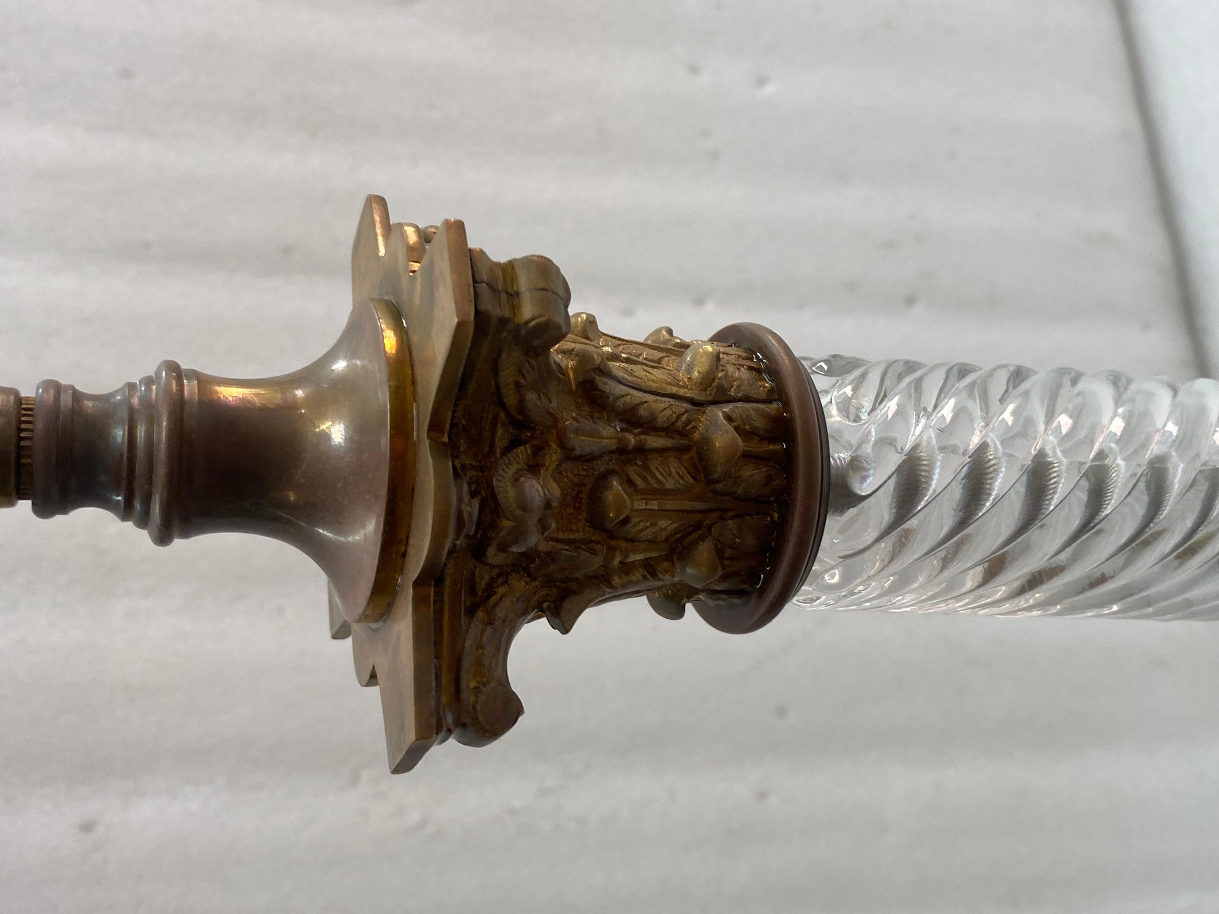1900′ Pareja de lámparas de estilo renacentista de cristal y bronce de Baccarat Moldeado en venta