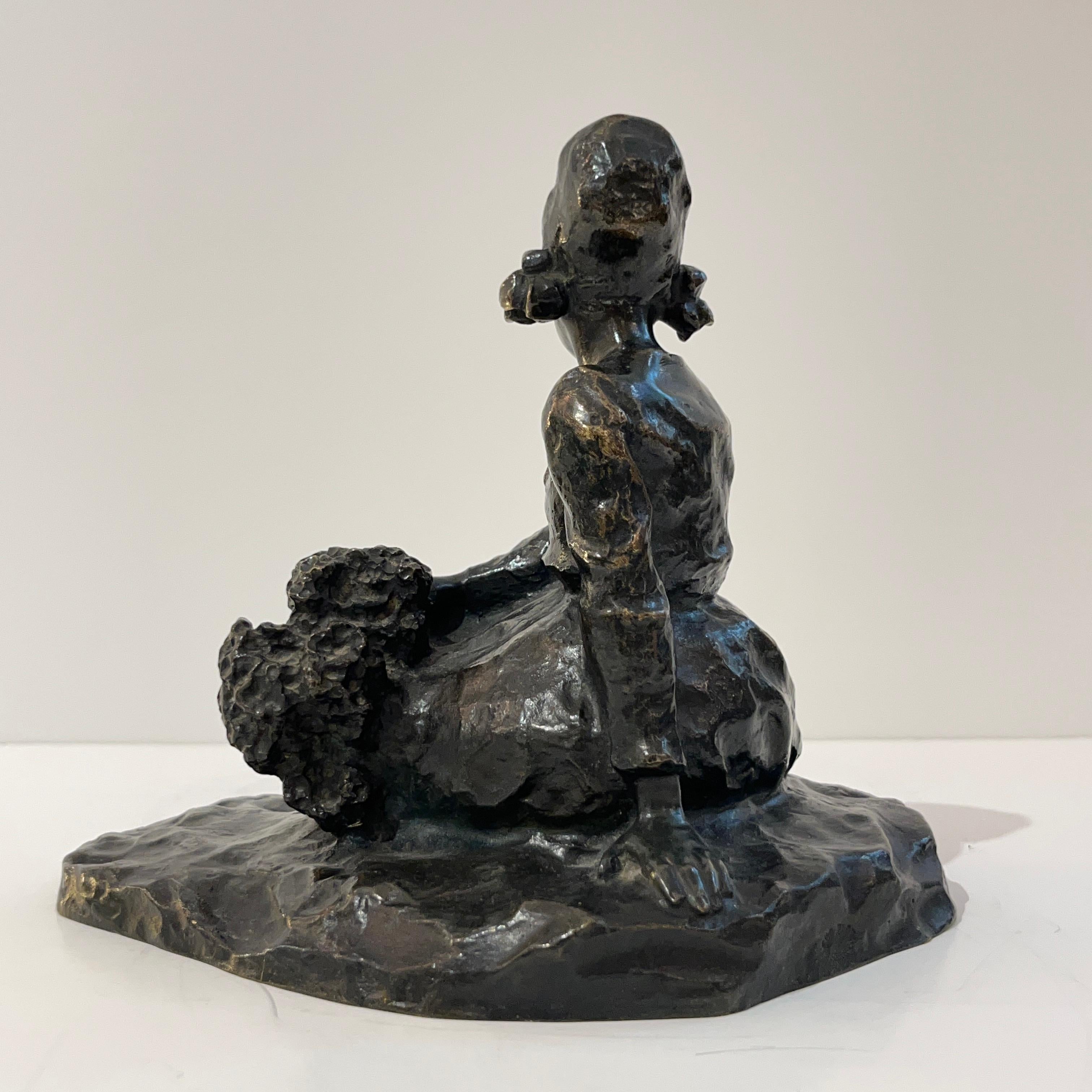 1900 Romantico Antico Scandinavo Arte Ragazza Fiore Scultura in bronzo Ruth Milles in vendita 4