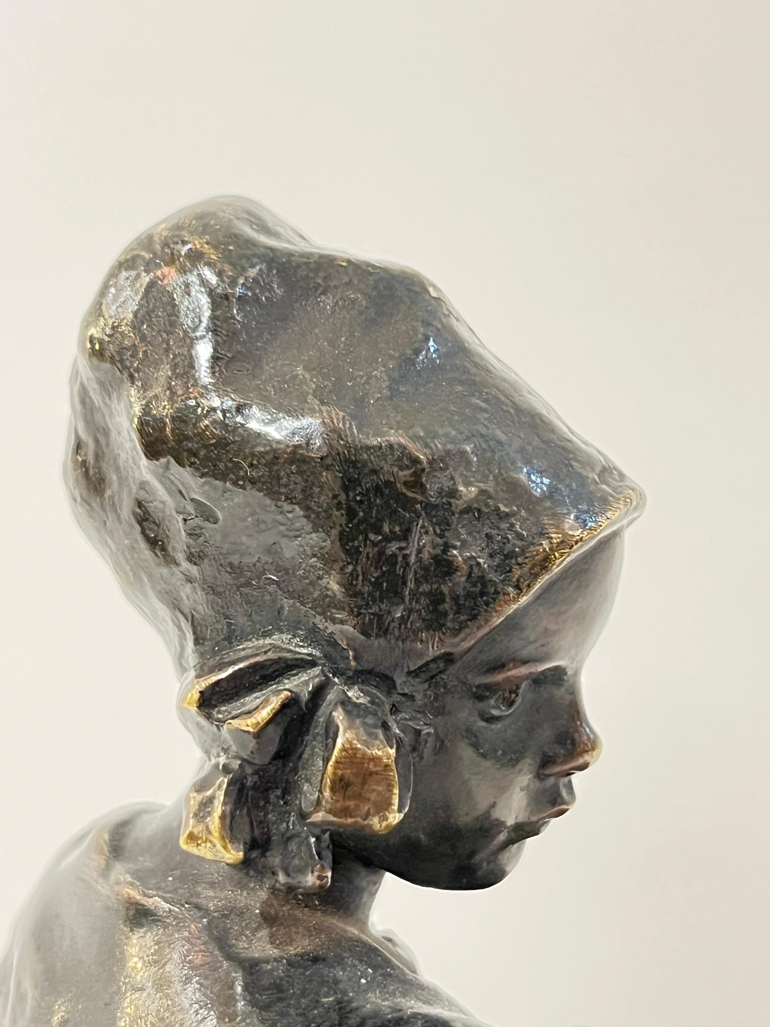 XX secolo 1900 Romantico Antico Scandinavo Arte Ragazza Fiore Scultura in bronzo Ruth Milles in vendita