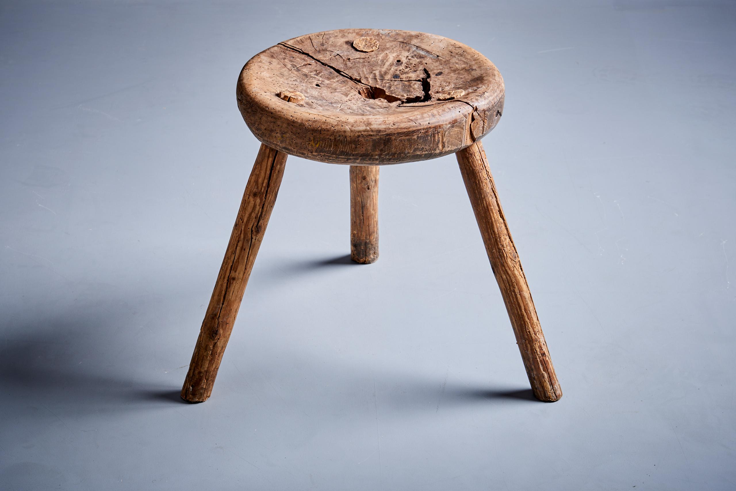 1900 Rough Farmers Stool Germany In Fair Condition For Sale In Berlin, DE