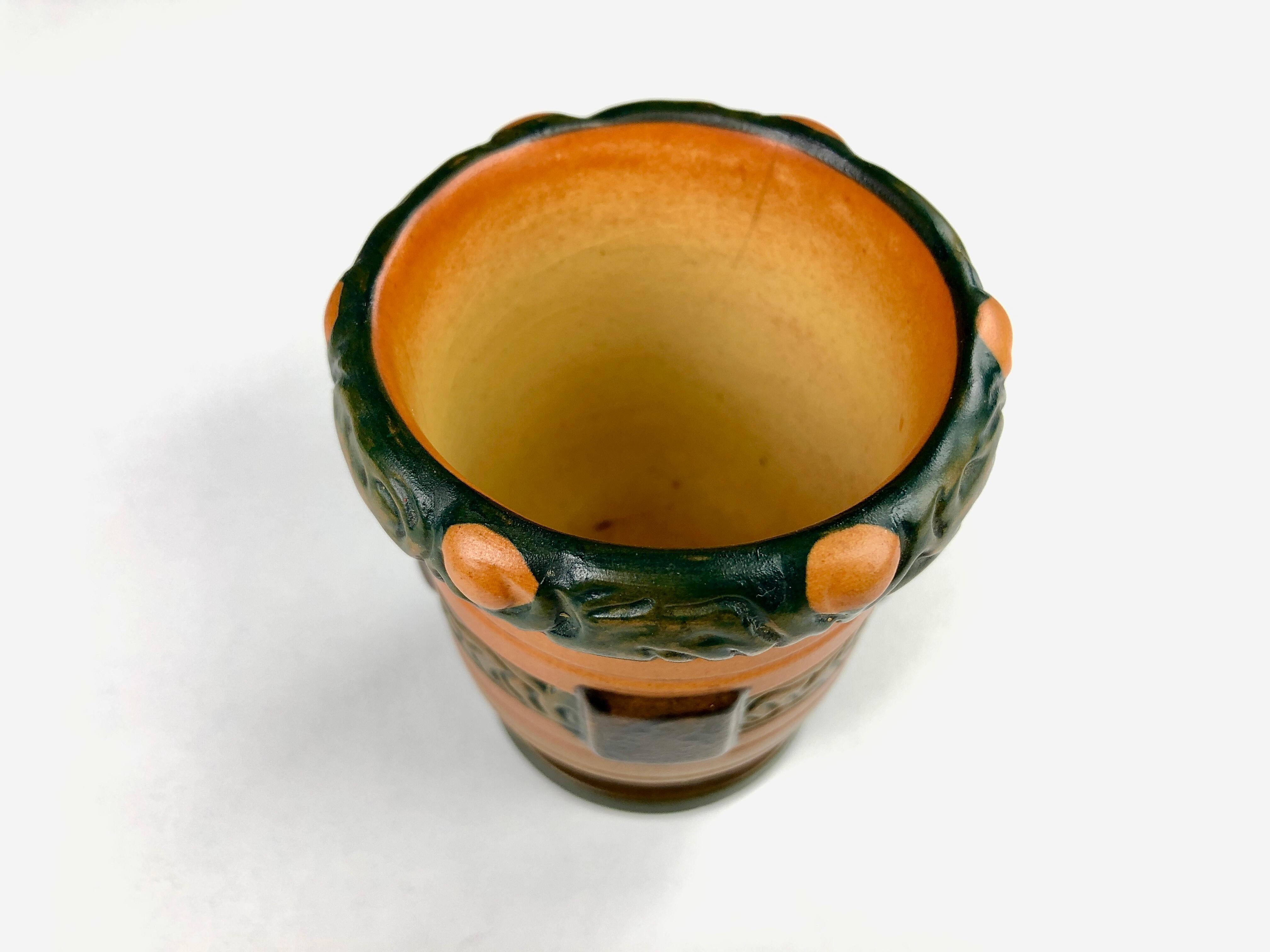Danese Vaso danese Thorvald Bindesboell piccolo Art Nouveau del 1900 di P. Ipsens Enke in vendita