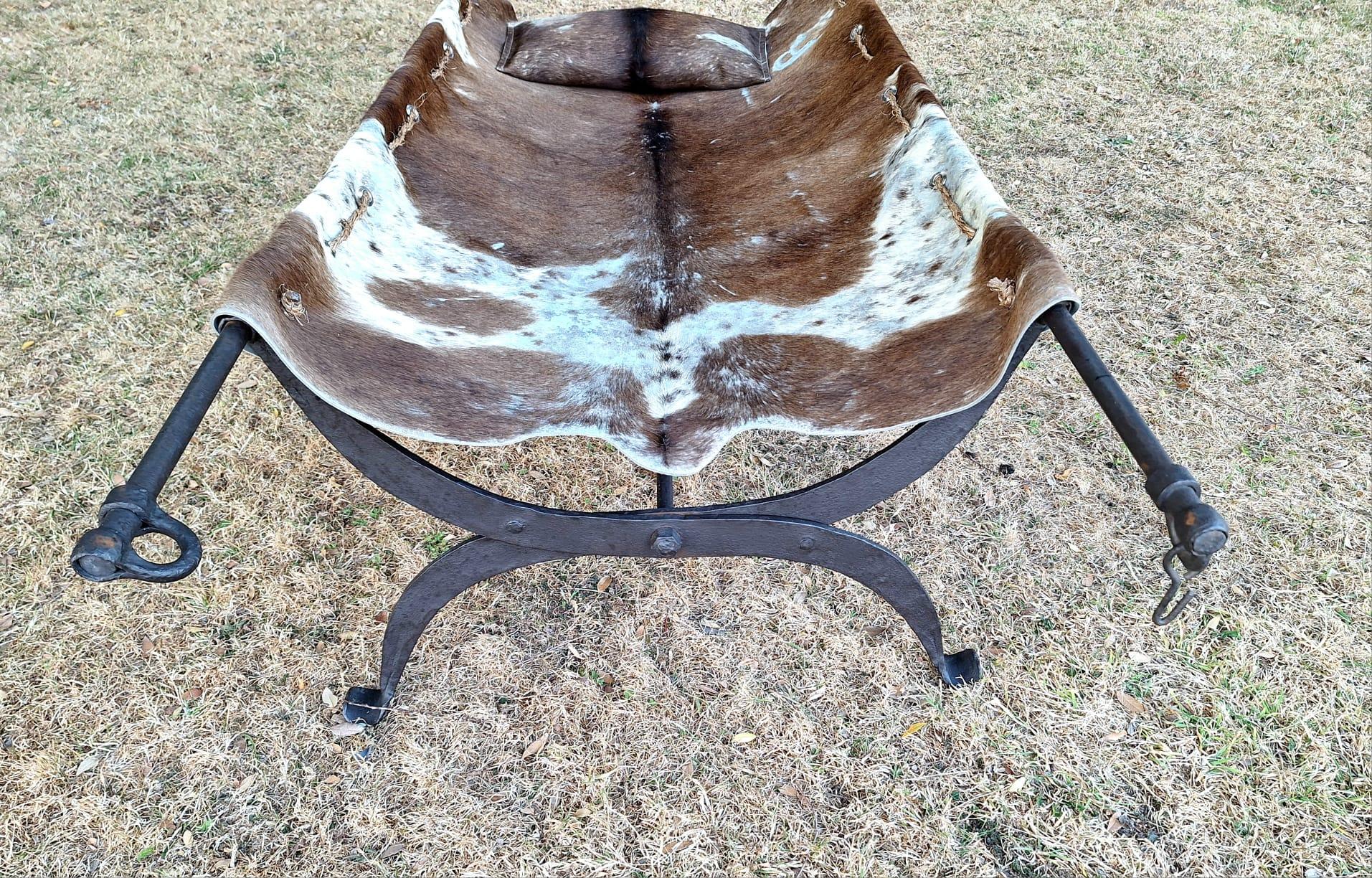 Hand-Crafted 1900 s Italian Campagn Daybed For Sale
