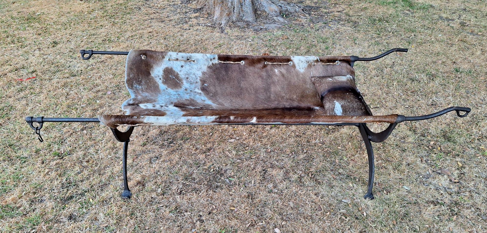 Early 20th Century 1900 s Italian Campagn Daybed For Sale