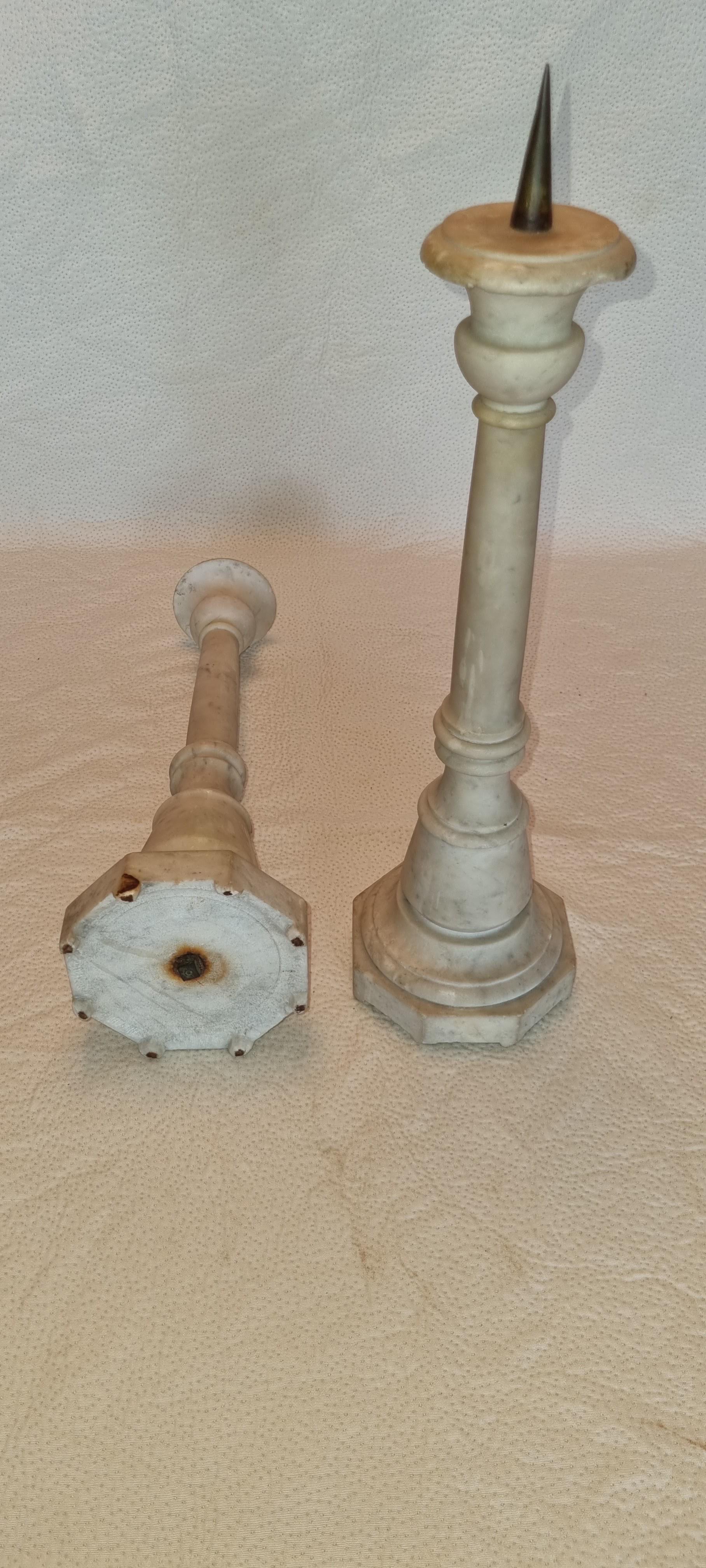 Italian 1900´s Marble Chandeliers in White Clear Tone and Bronze Candle Holders For Sale