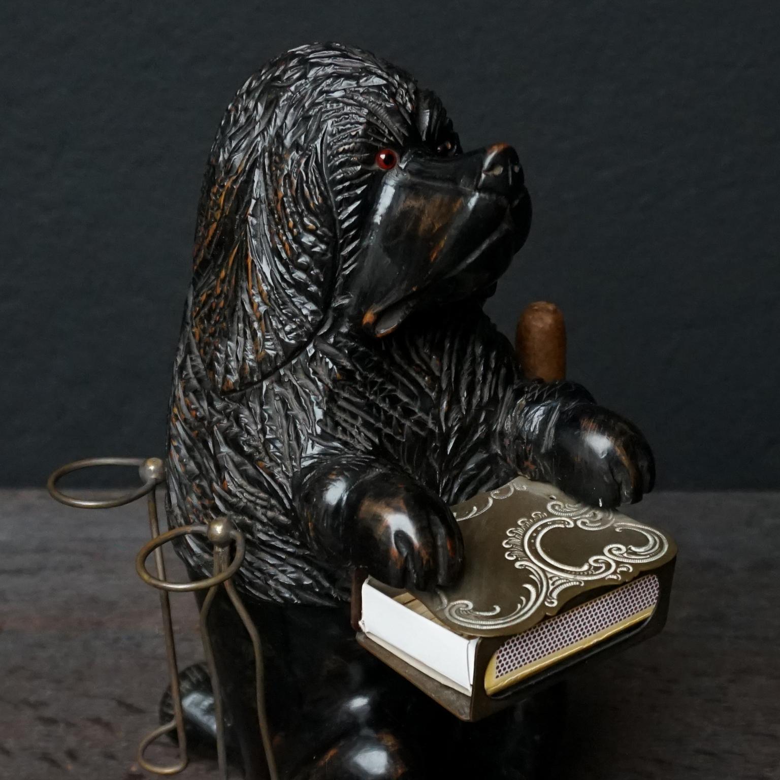 1900 Swiss Black Forest Carved Basswood Begging Dog Cigar and Matchbox Holder For Sale 2