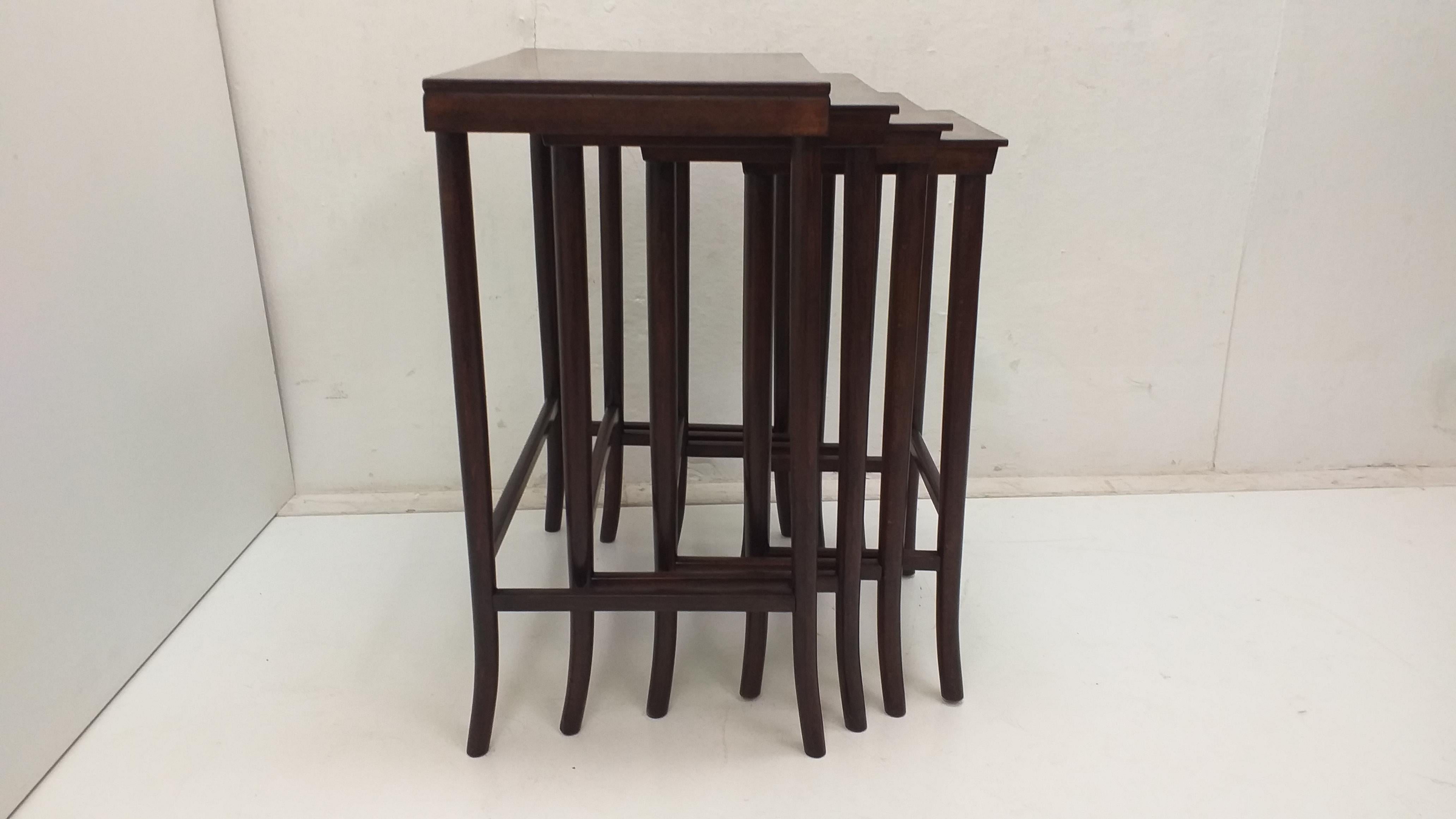 1900 Thonet Set of Nesting Tables In Good Condition For Sale In Praha, CZ