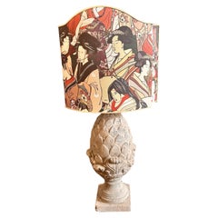 1900 A. Stone, pietra mista bianca, Pigna decorativa trasformata in lampada da tavolo
