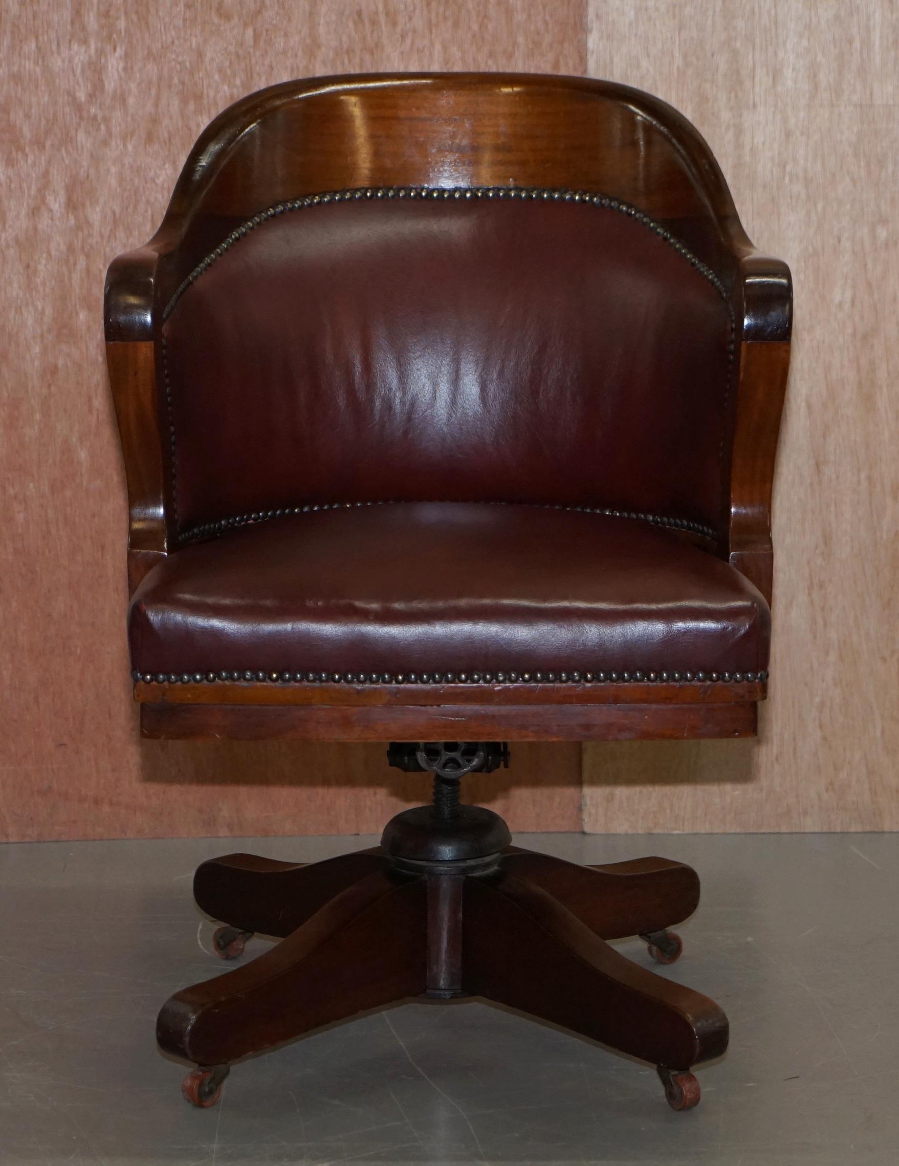 Late Victorian 1900 Wylie & Lochhead by Appointment to the King Oxblood Leather Captains Chair
