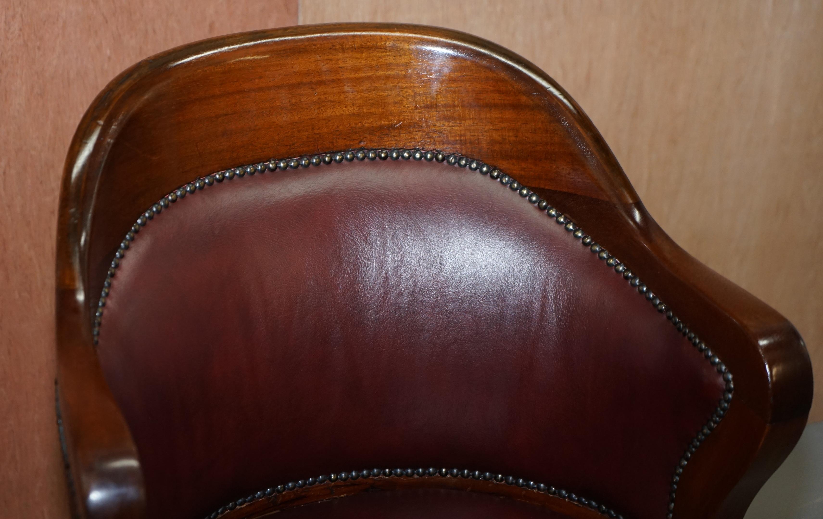 Early 20th Century 1900 Wylie & Lochhead by Appointment to the King Oxblood Leather Captains Chair