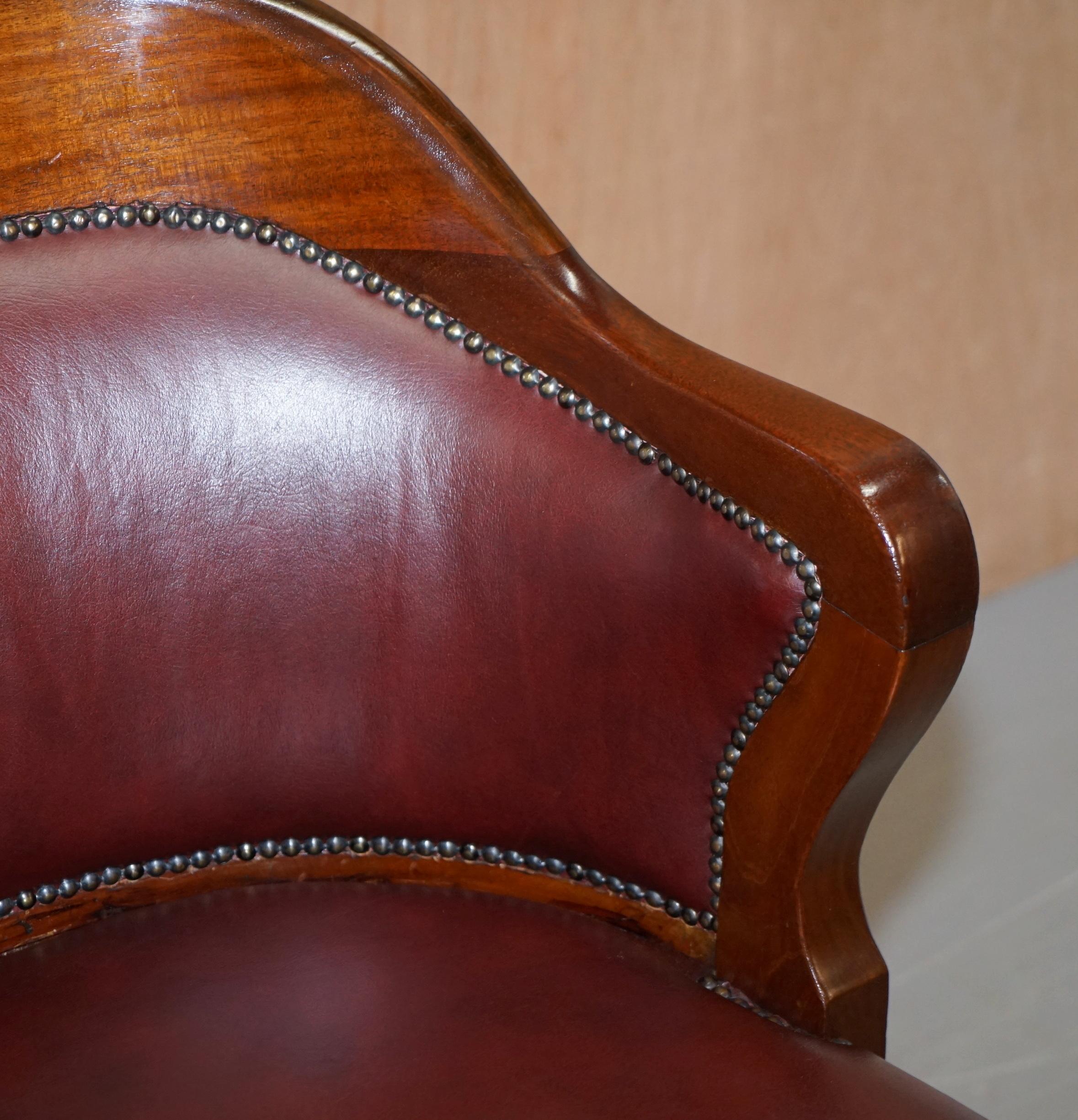 1900 Wylie & Lochhead by Appointment to the King Oxblood Leather Captains Chair 1