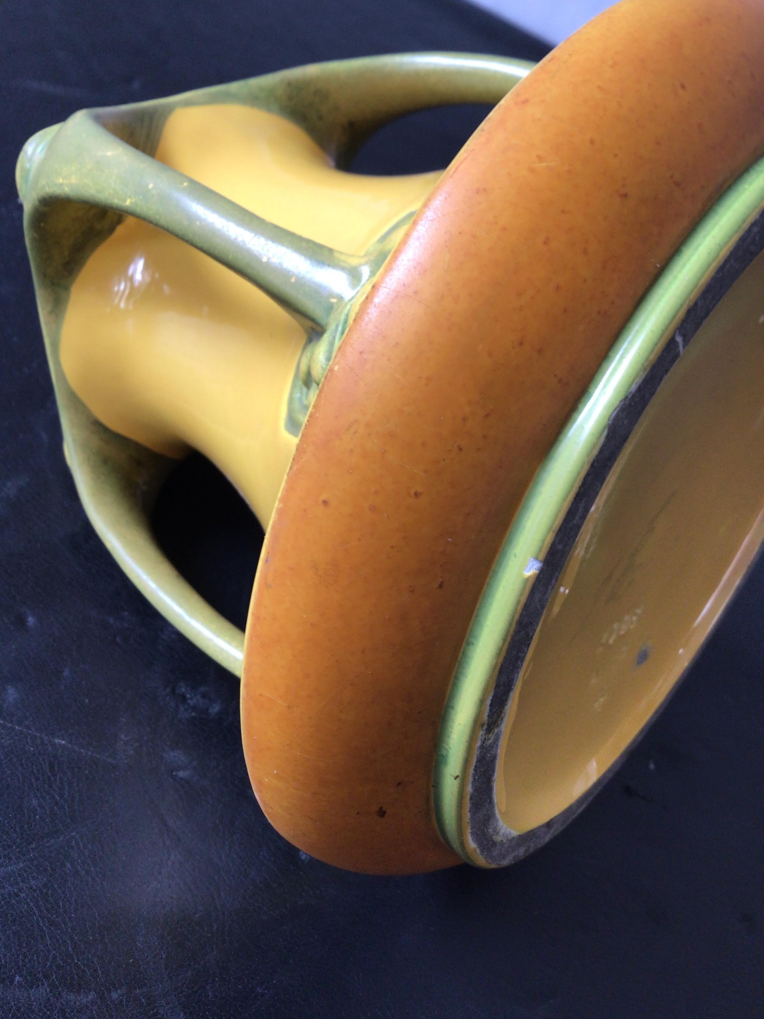 Vase autrichien Teplitz jaune 1900 en vente 2