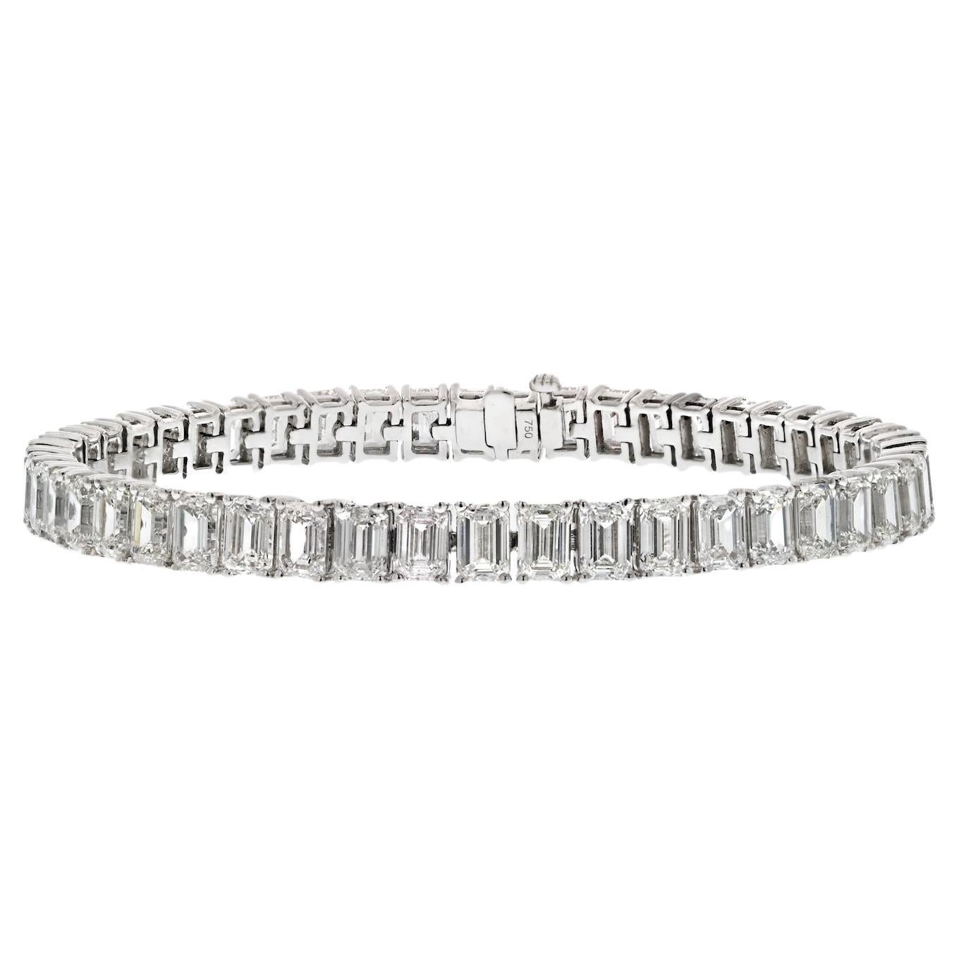 Bracciale tennis con diamanti a una linea e taglio smeraldo da 19,00cttw