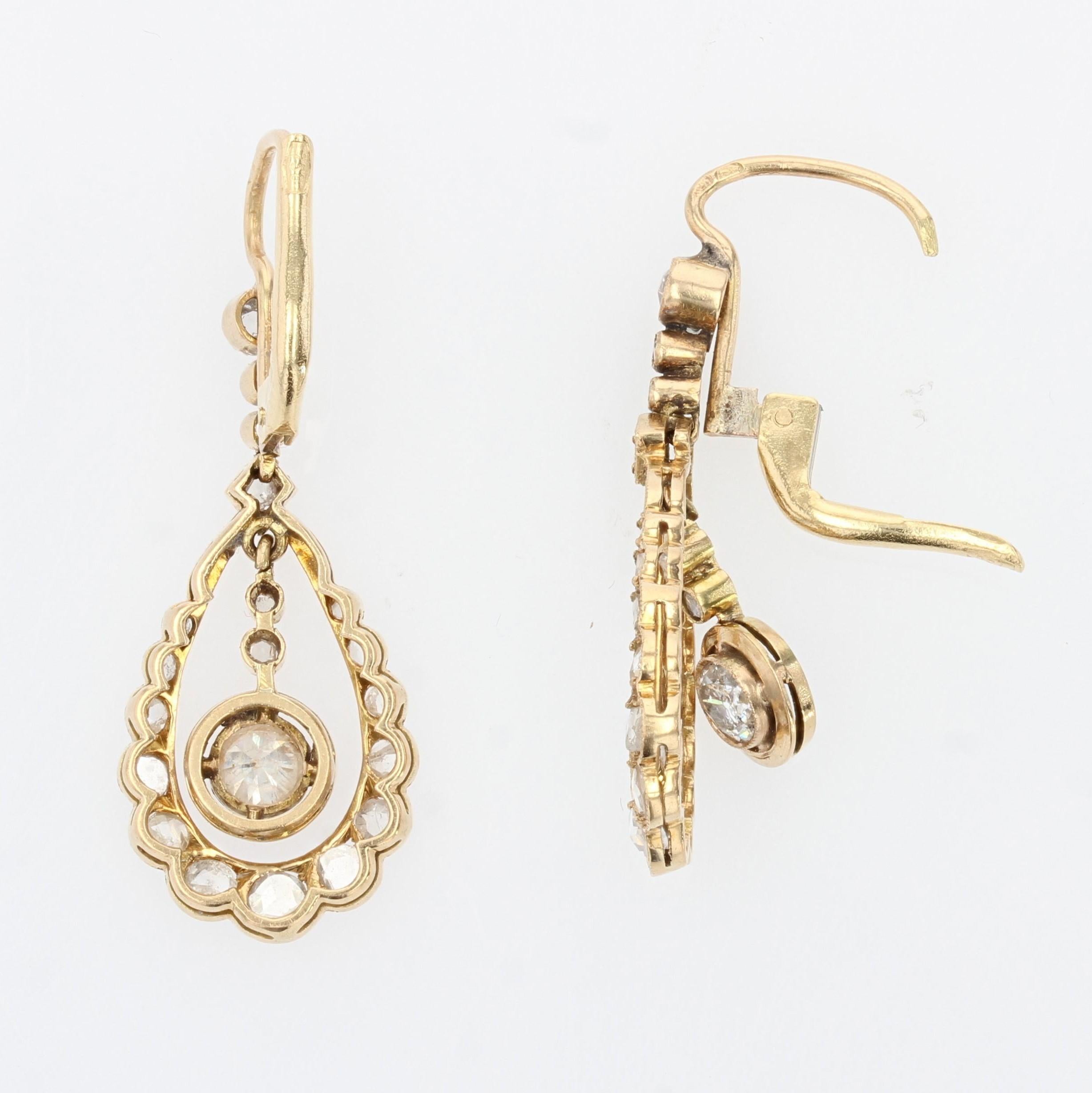 1900s 1.20 Carat Diamonds 18 Karat Yellow Gold Dangle Earrings 2
