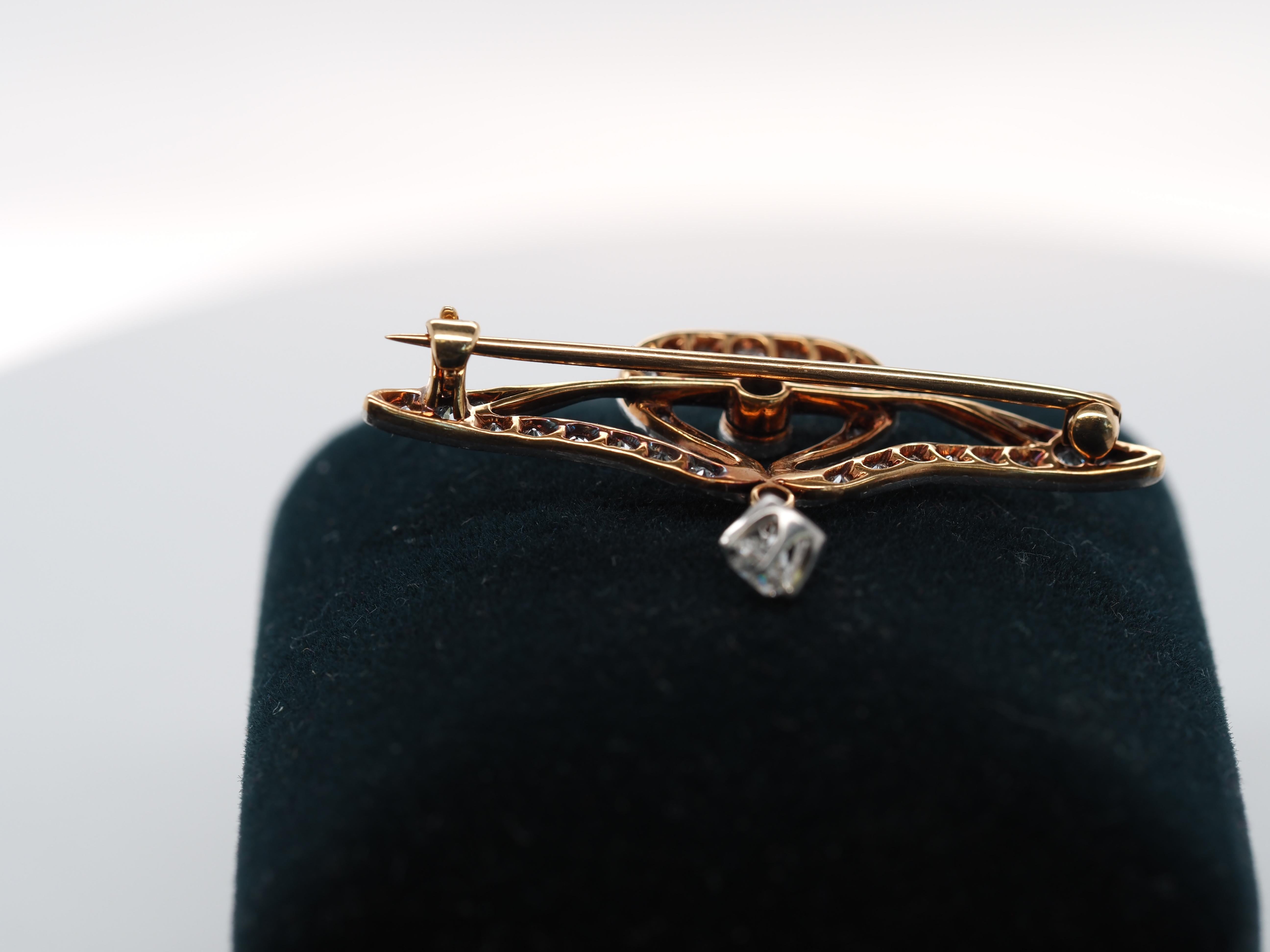 1900s 14k Yellow Gold and Platinum Old European Cut Diamond Brooch and Pin For Sale 1
