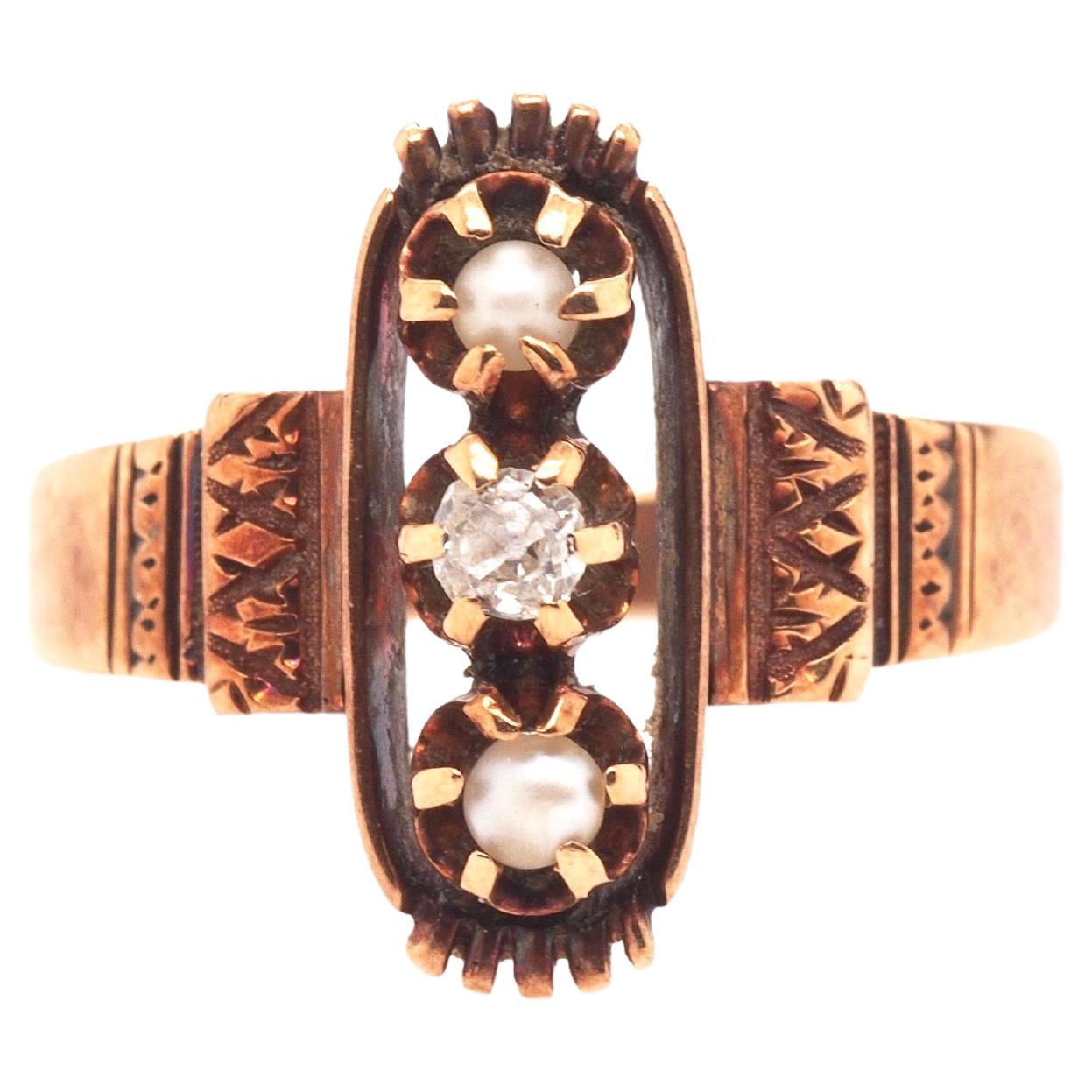 1900s 14K Yellow Gold Diamond and Pearl Ring