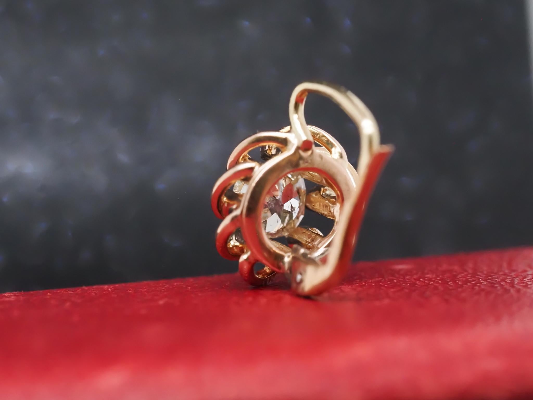 Boucles d'oreilles anciennes des années 1900 en or jaune 14 carats, diamants et émail Bon état - En vente à Hicksville, NY