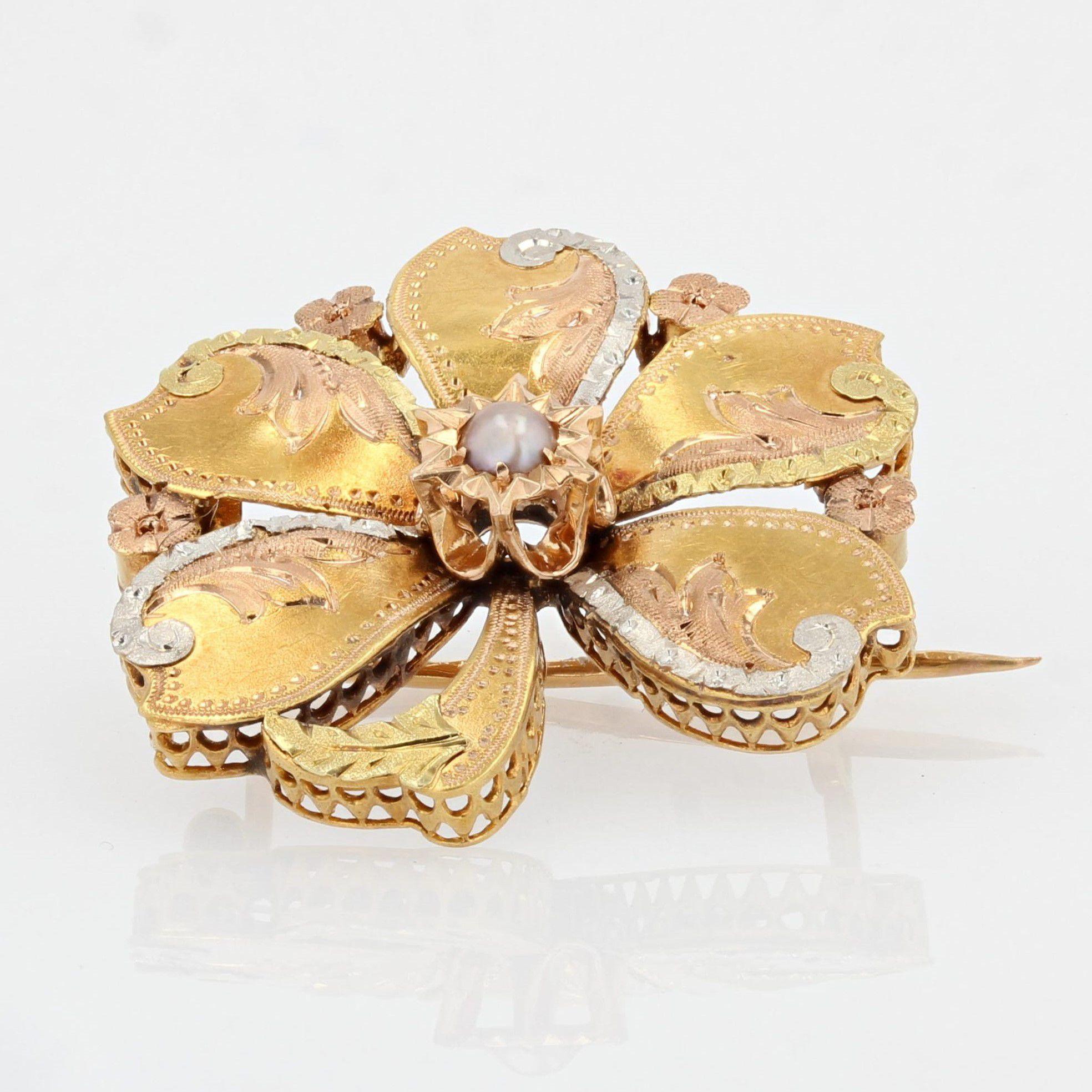 1900s 18 Karat Gold Natural Pearl Brooch Lever-Back Earrings Set 4