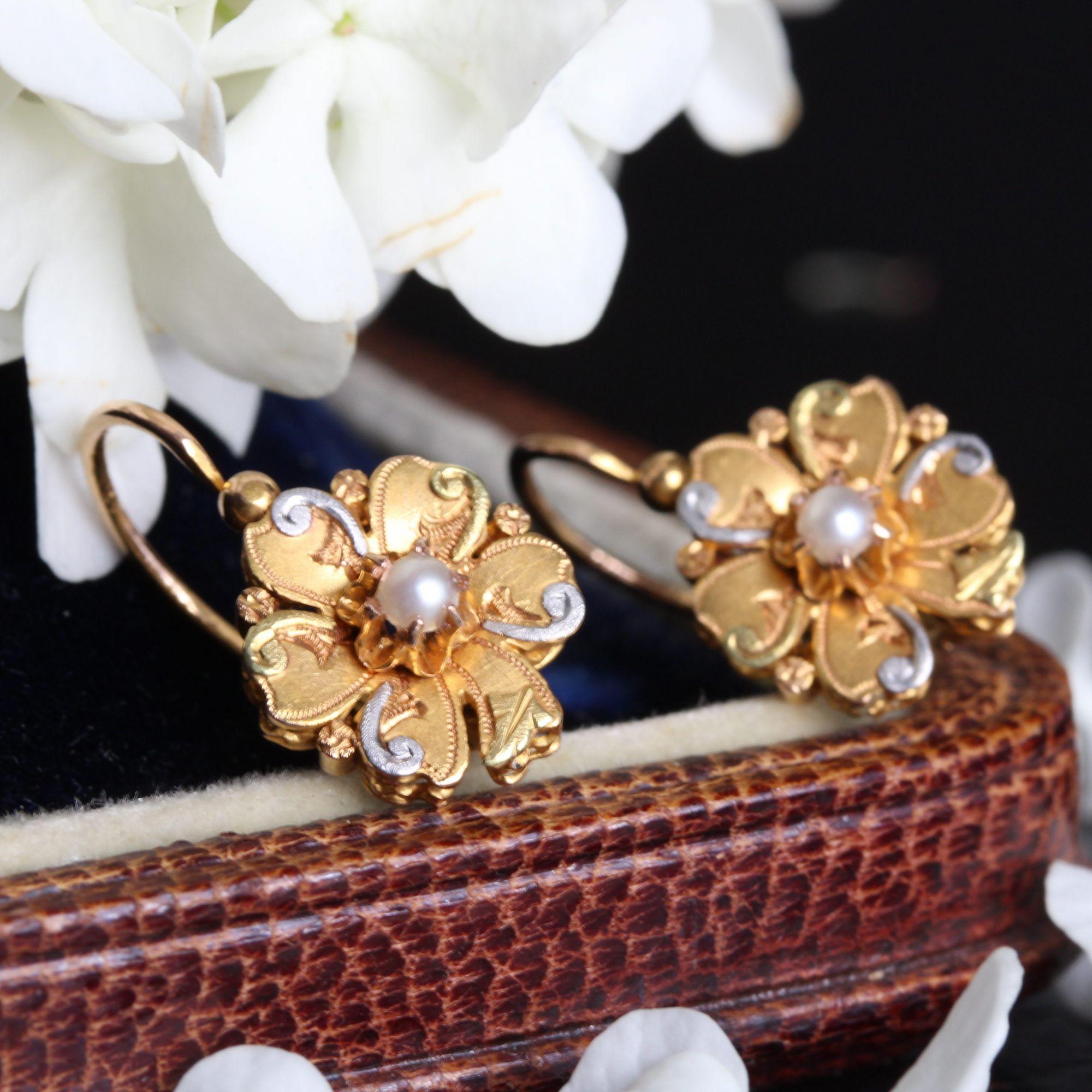 1900s 18 Karat Gold Natural Pearl Brooch Lever-Back Earrings Set 6