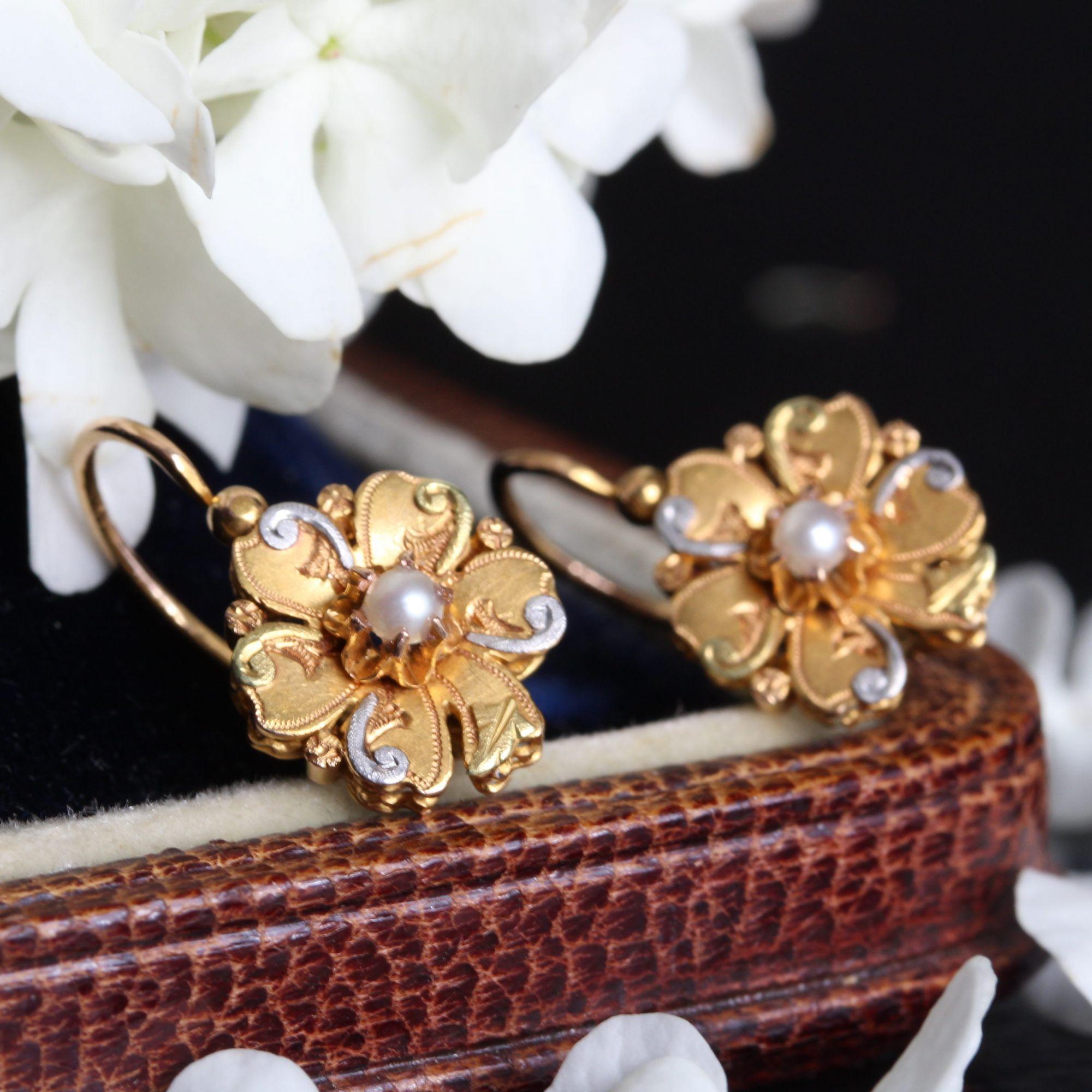 1900s 18 Karat Gold Natural Pearl Brooch Lever-Back Earrings Set 10