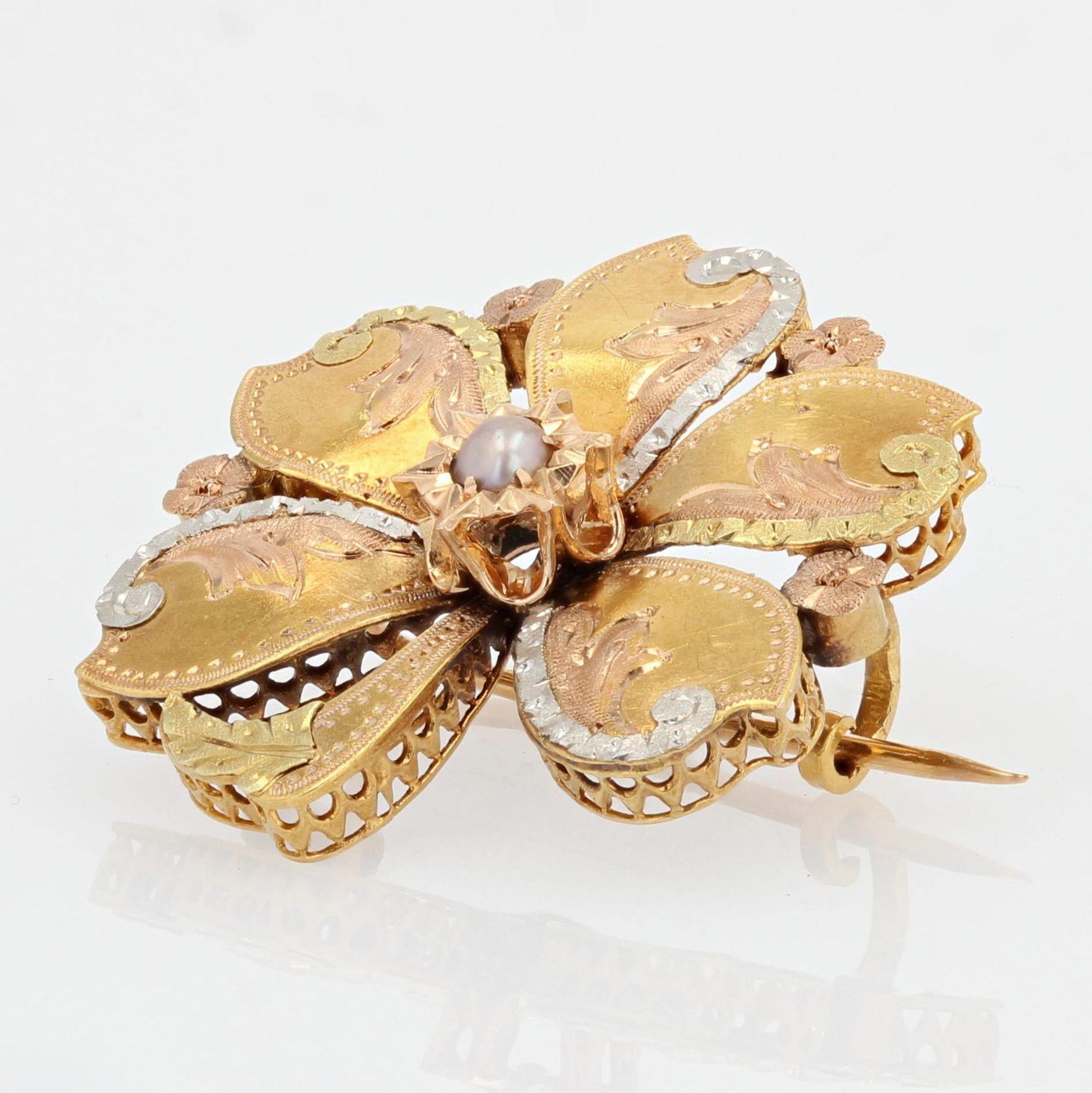 1900s 18 Karat Gold Natural Pearl Brooch Lever-Back Earrings Set 1
