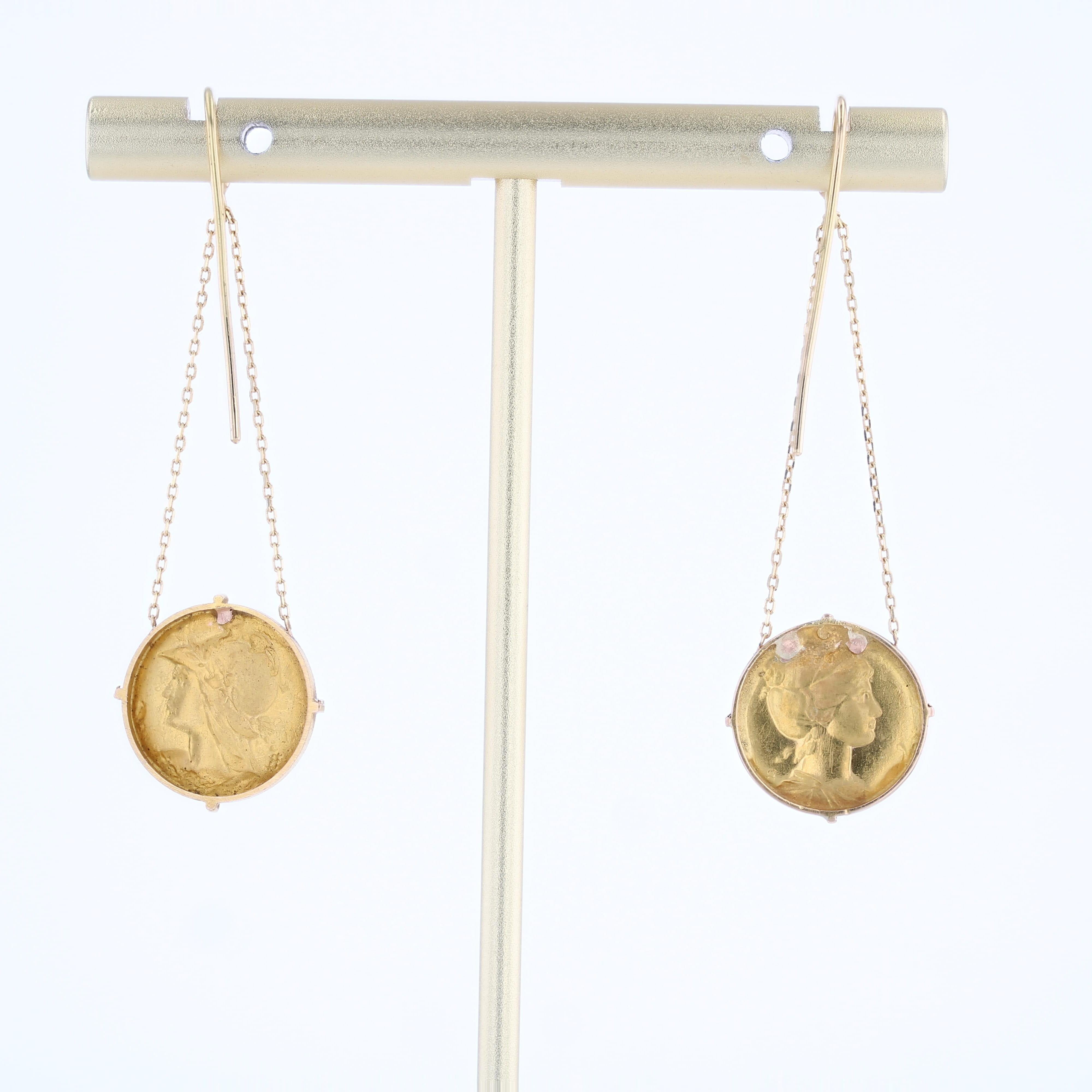 Boucles d'oreilles 1900 en or jaune 18 carats avec médaille pendante en vente 6