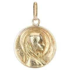 1900s 18 Karat Yellow Gold Haloed Virgin Medal Pendant