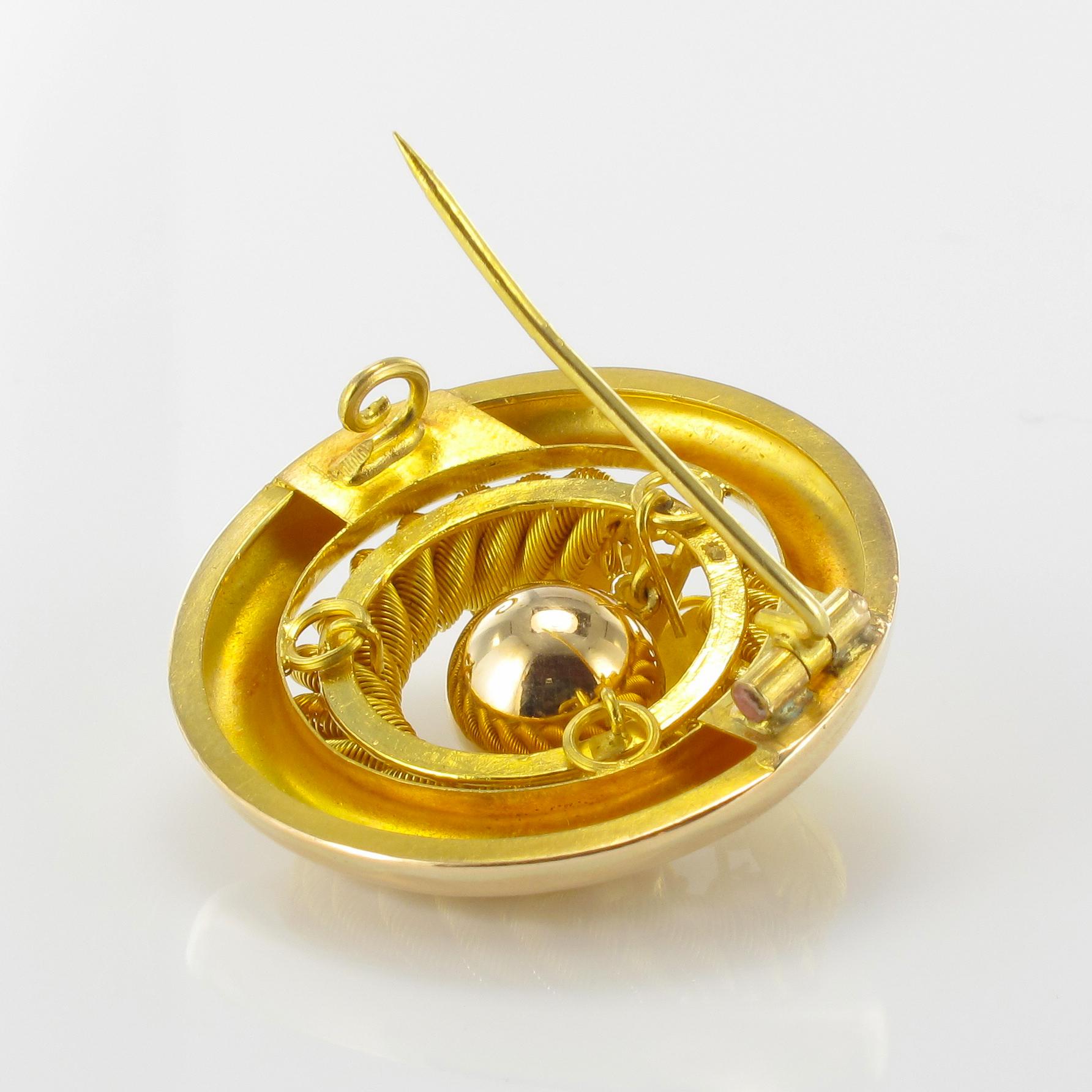 Broche ronde en or jaune 18 carats des années 1900 Bon état - En vente à Poitiers, FR