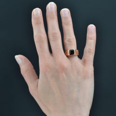 1900er Jahre 1,80 Karat Granat 18 Karat Rosgold gravierter Ring