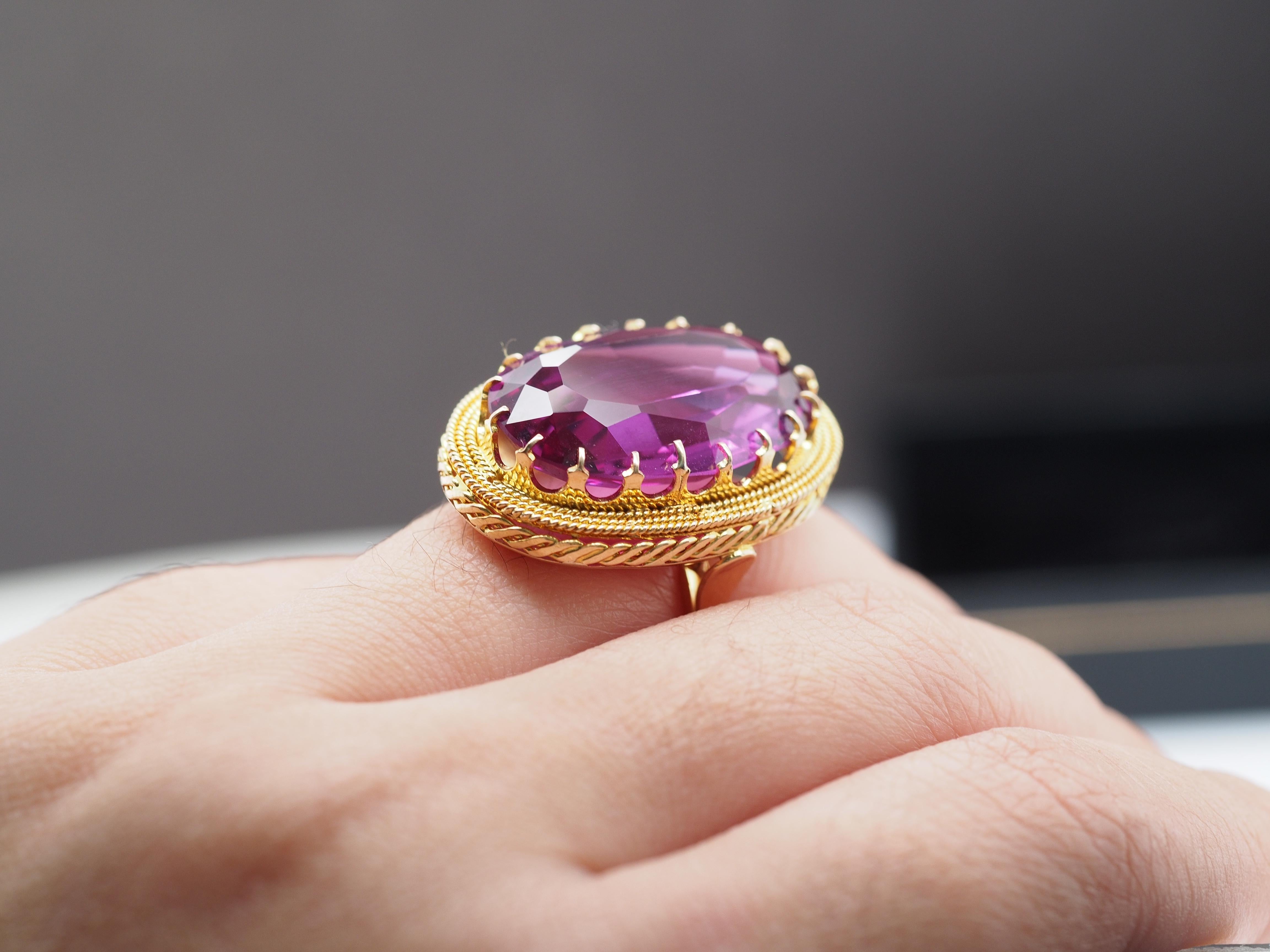 1900er Jahre 18 Karat Gelbgold Royal Prong Work und gravierter Kopf, Amethyst-Ring 4