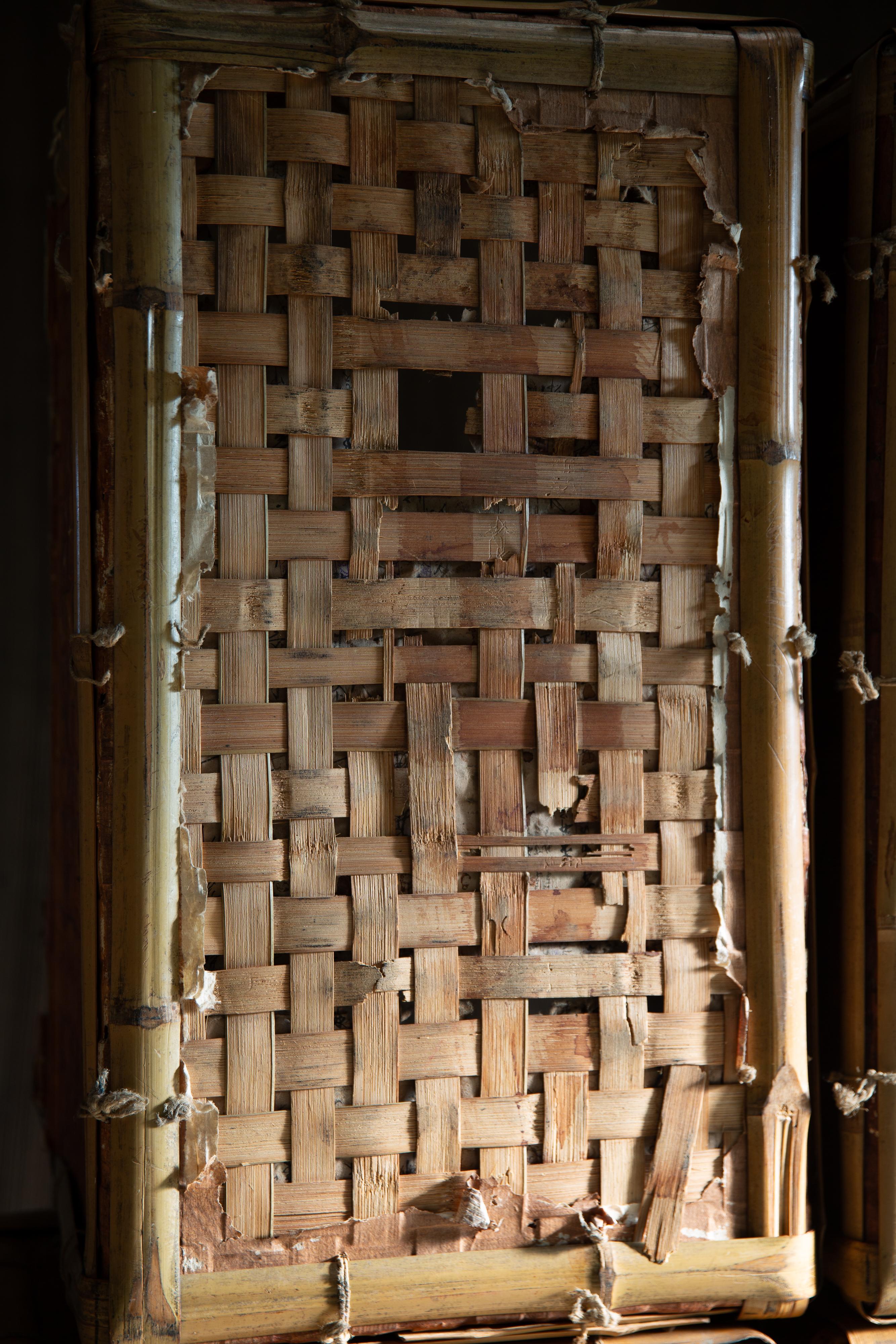 1910s-1930s Japanese antique Tsuzura, Washi paper coated bamboo Kimono chest For Sale 4