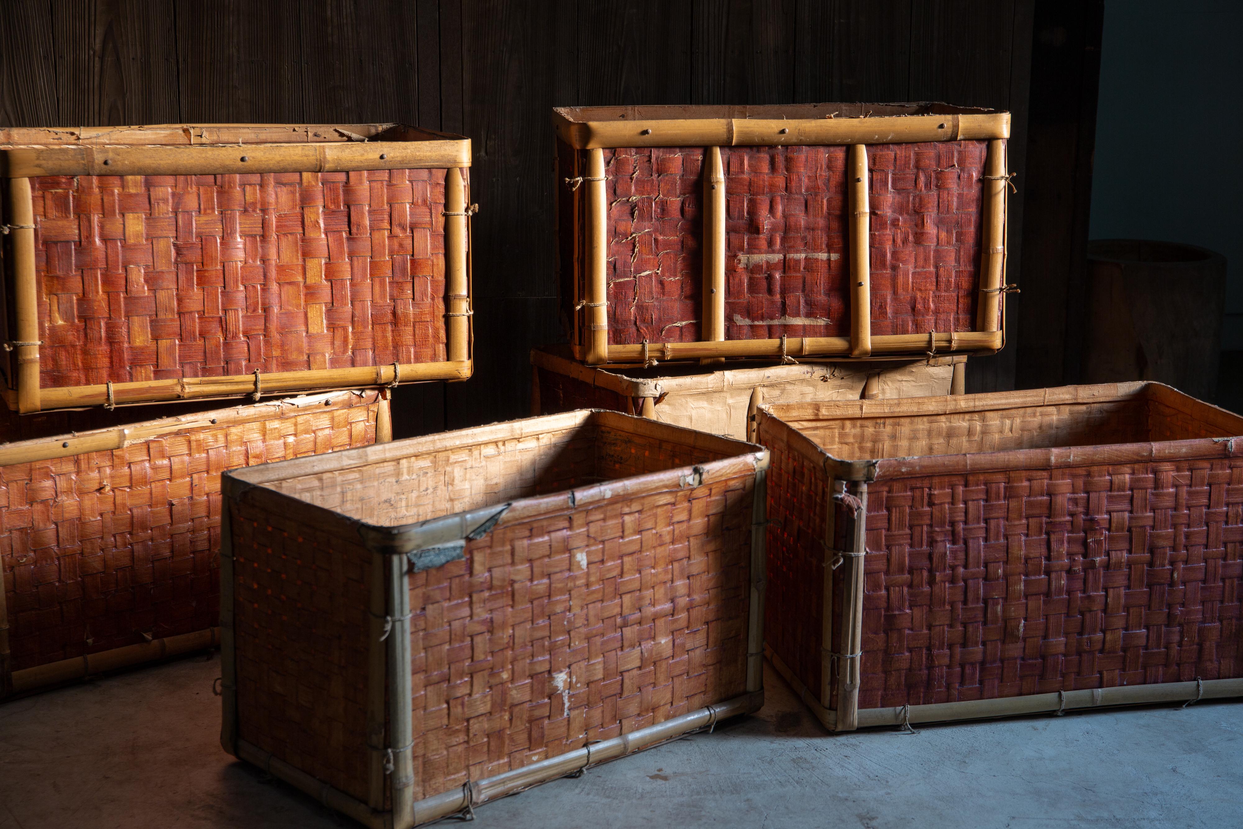 1910s-1930s Japanese antique Tsuzura, Washi paper coated bamboo Kimono chest For Sale 5