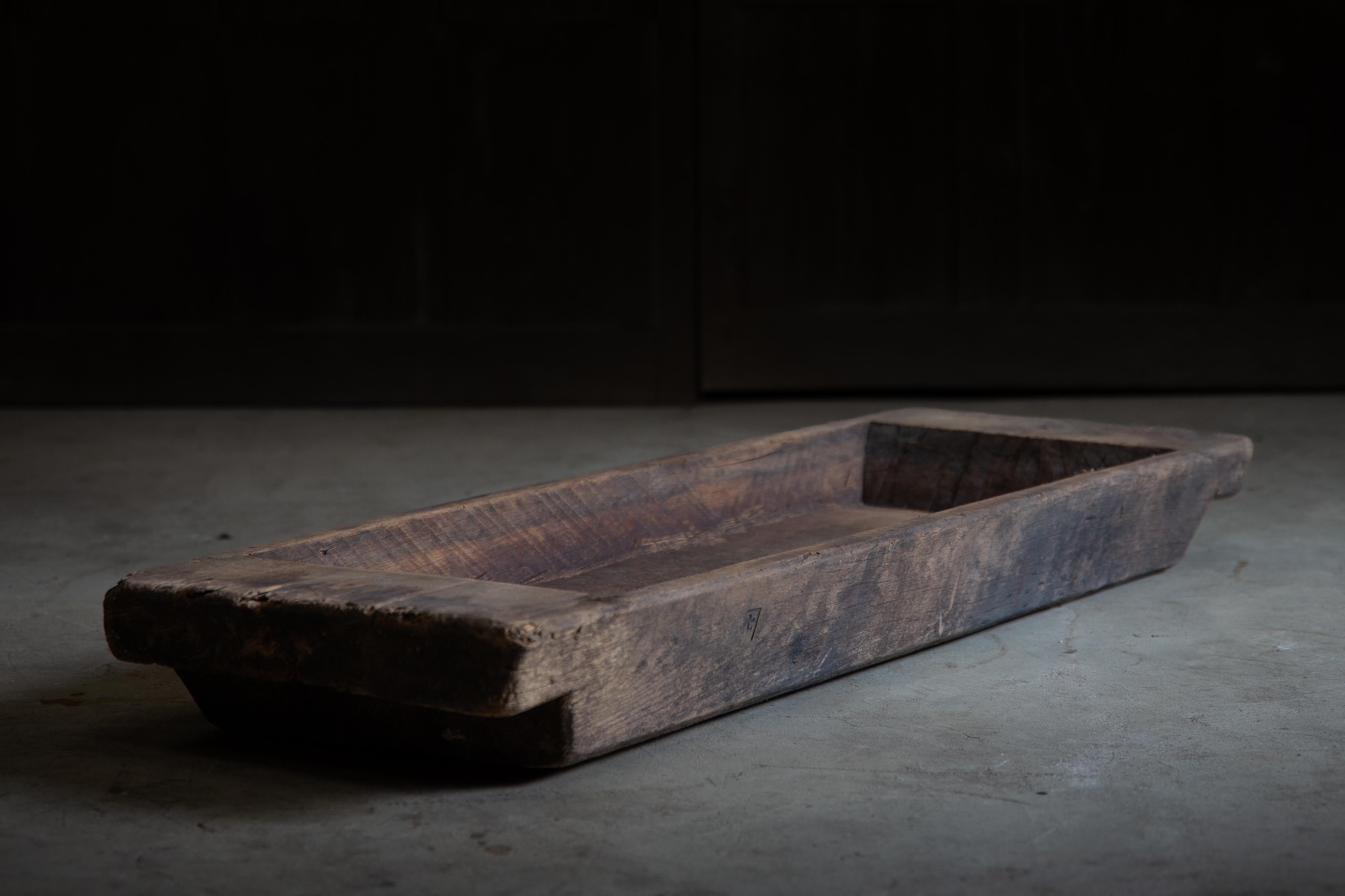 Primitivo Grande abbeveratoio giapponese antico in legno duro del 1900-30, arredamento Wabi sabi mingei in vendita