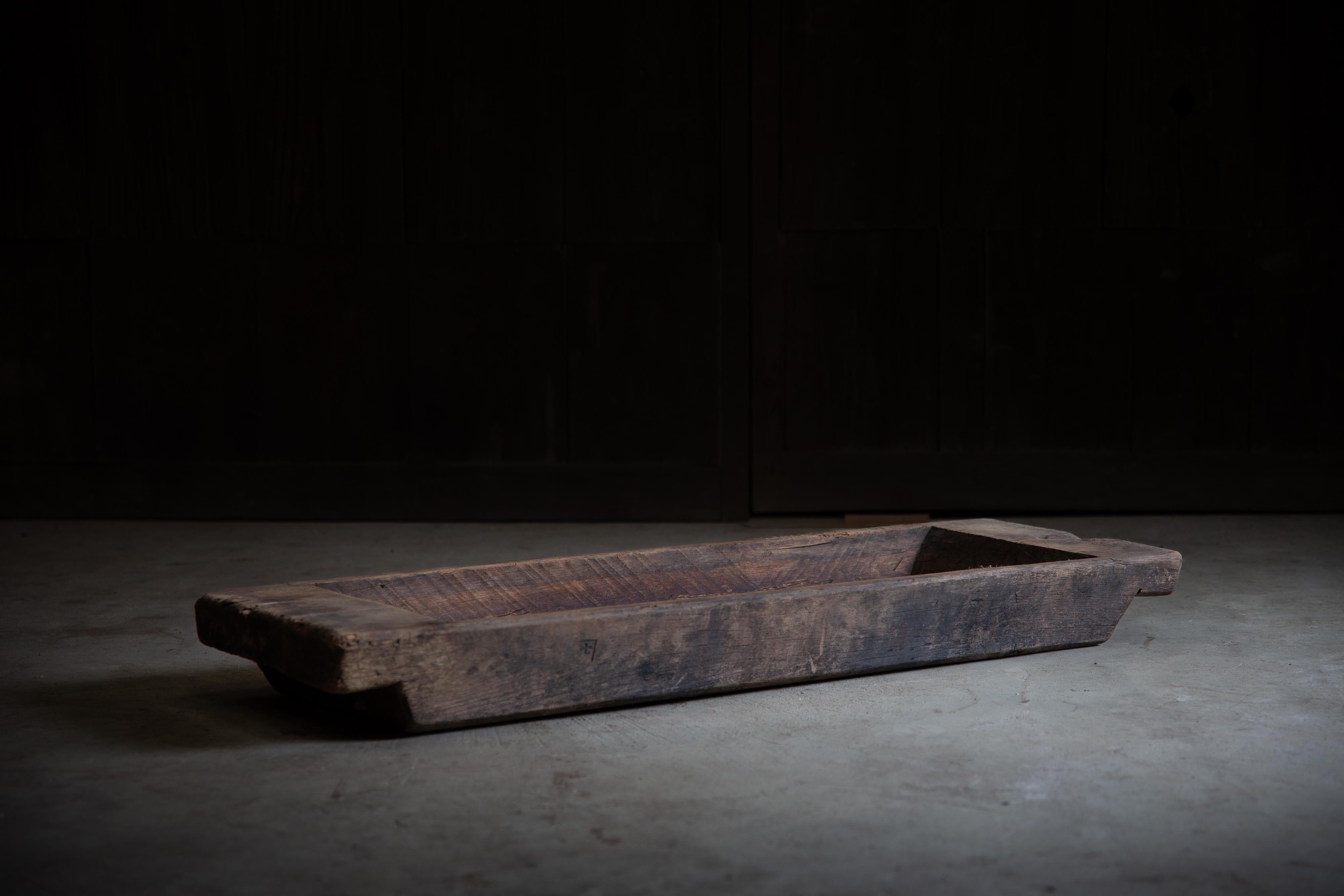 XX secolo Grande abbeveratoio giapponese antico in legno duro del 1900-30, arredamento Wabi sabi mingei in vendita