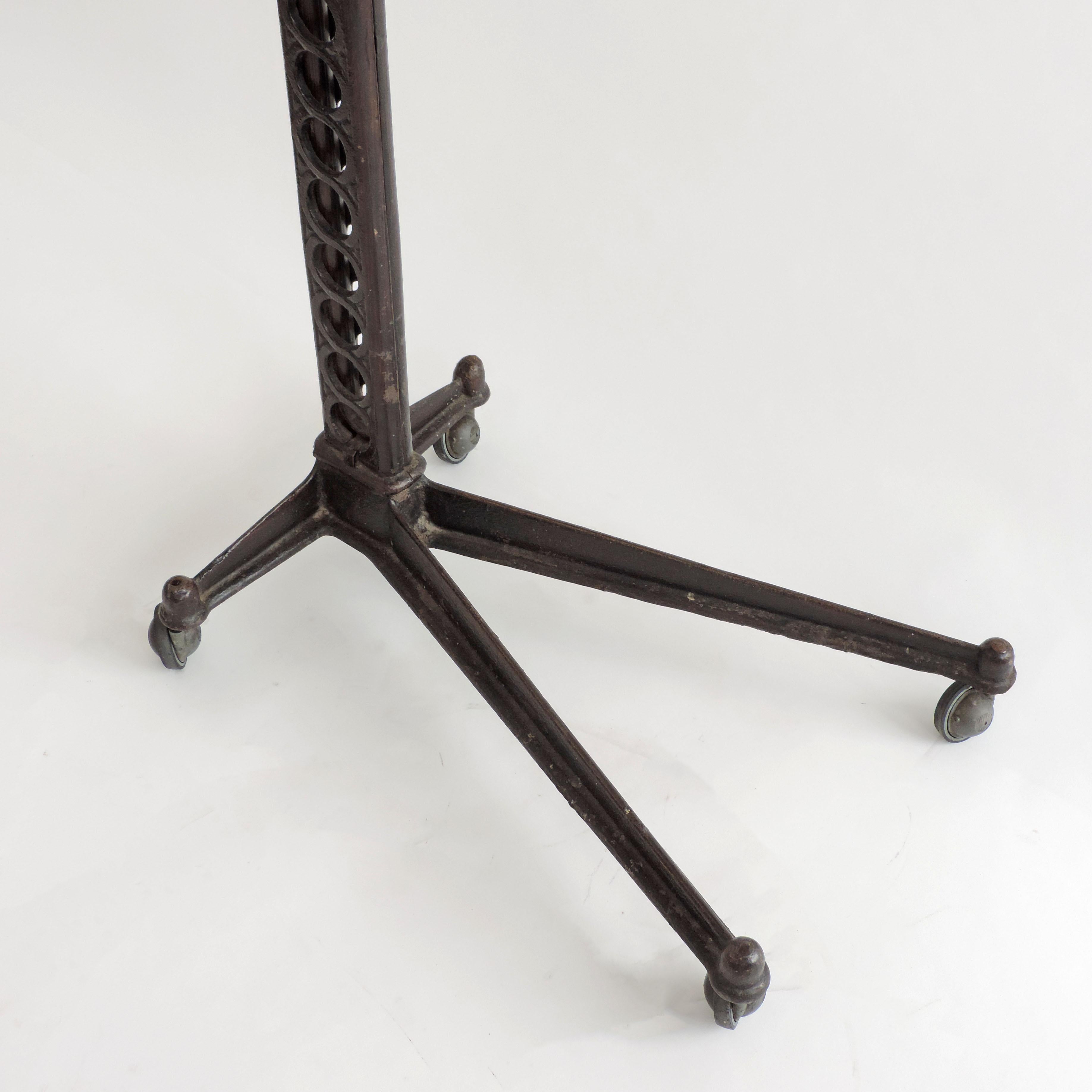 Verstellbarer Utility-Tisch aus Metall und Holz, 1900er Jahre im Angebot 2