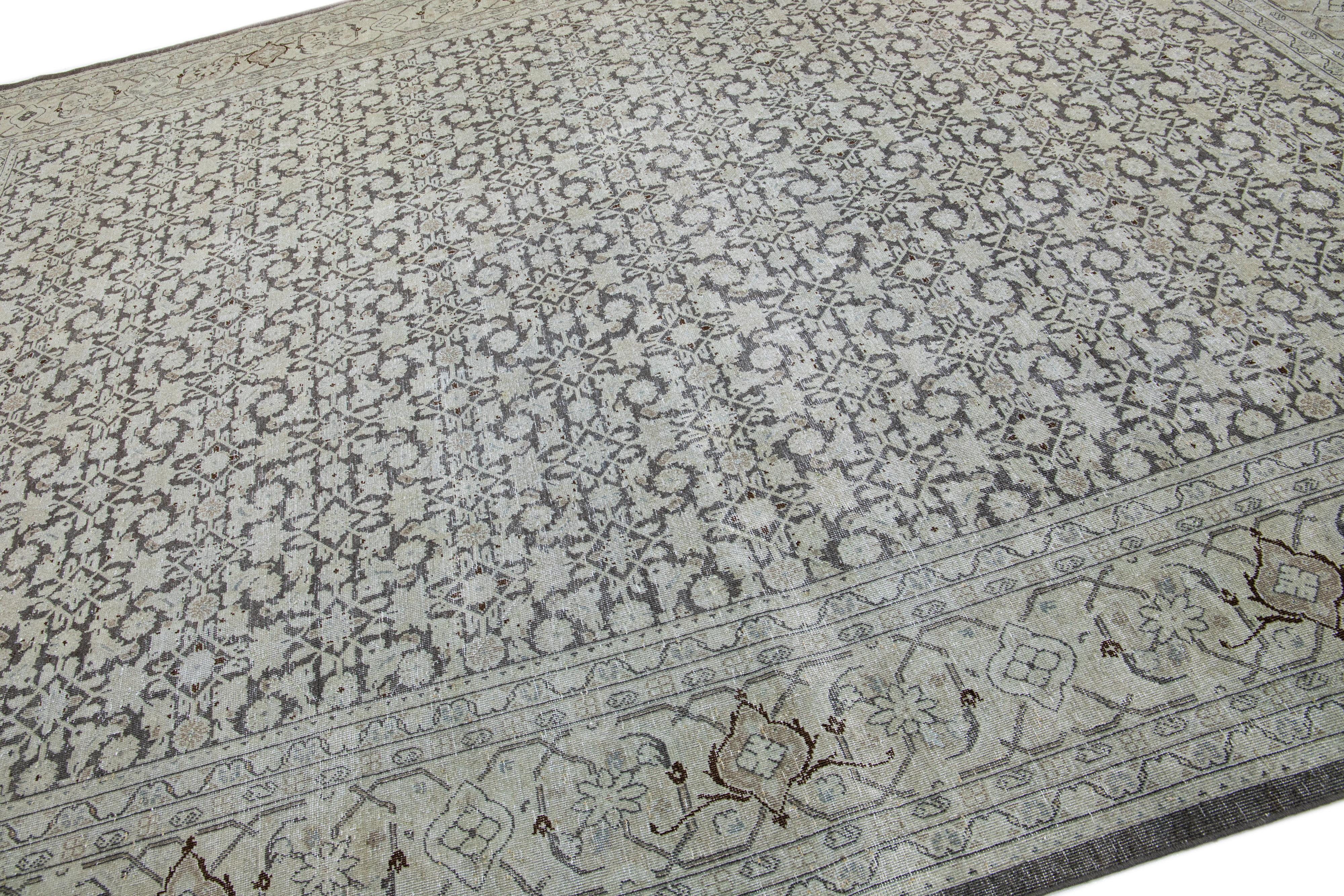 Persiano Tappeto persiano Tabriz del 1900 in lana fatta a mano, grigio e beige in vendita
