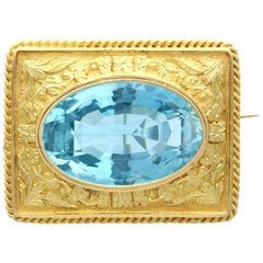 1900s Antique 10.46 Carat Aquamarine and Yellow Gold Brooch