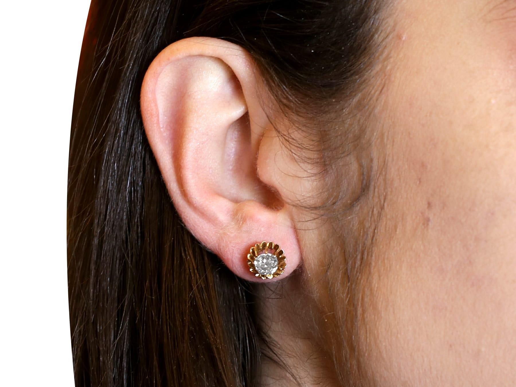 Clous d'oreilles anciennes en or jaune et diamants de 1,13 carat en vente 2