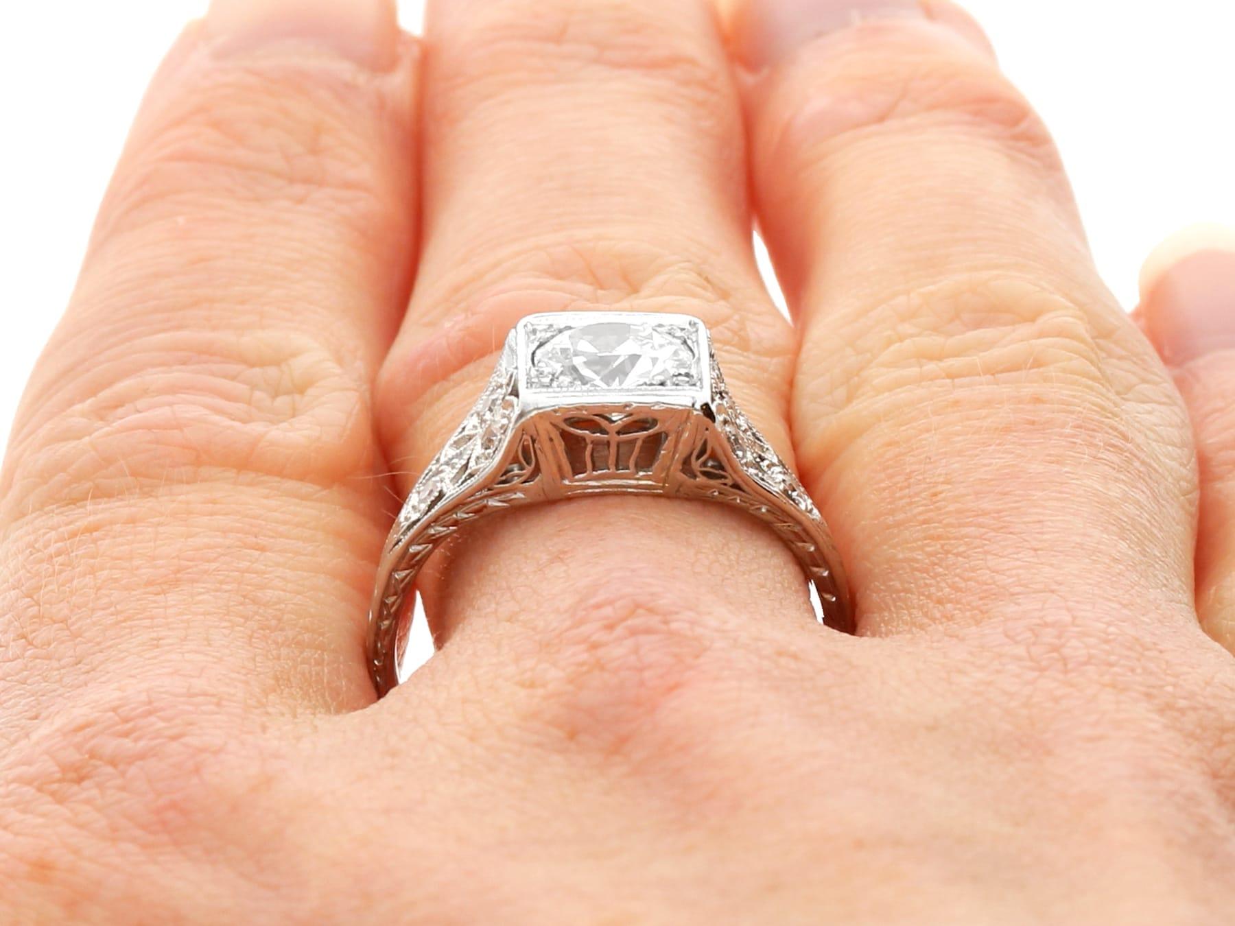 1900s Antique 1.14 Carat Diamond and Platinum Solitaire Ring For Sale 3