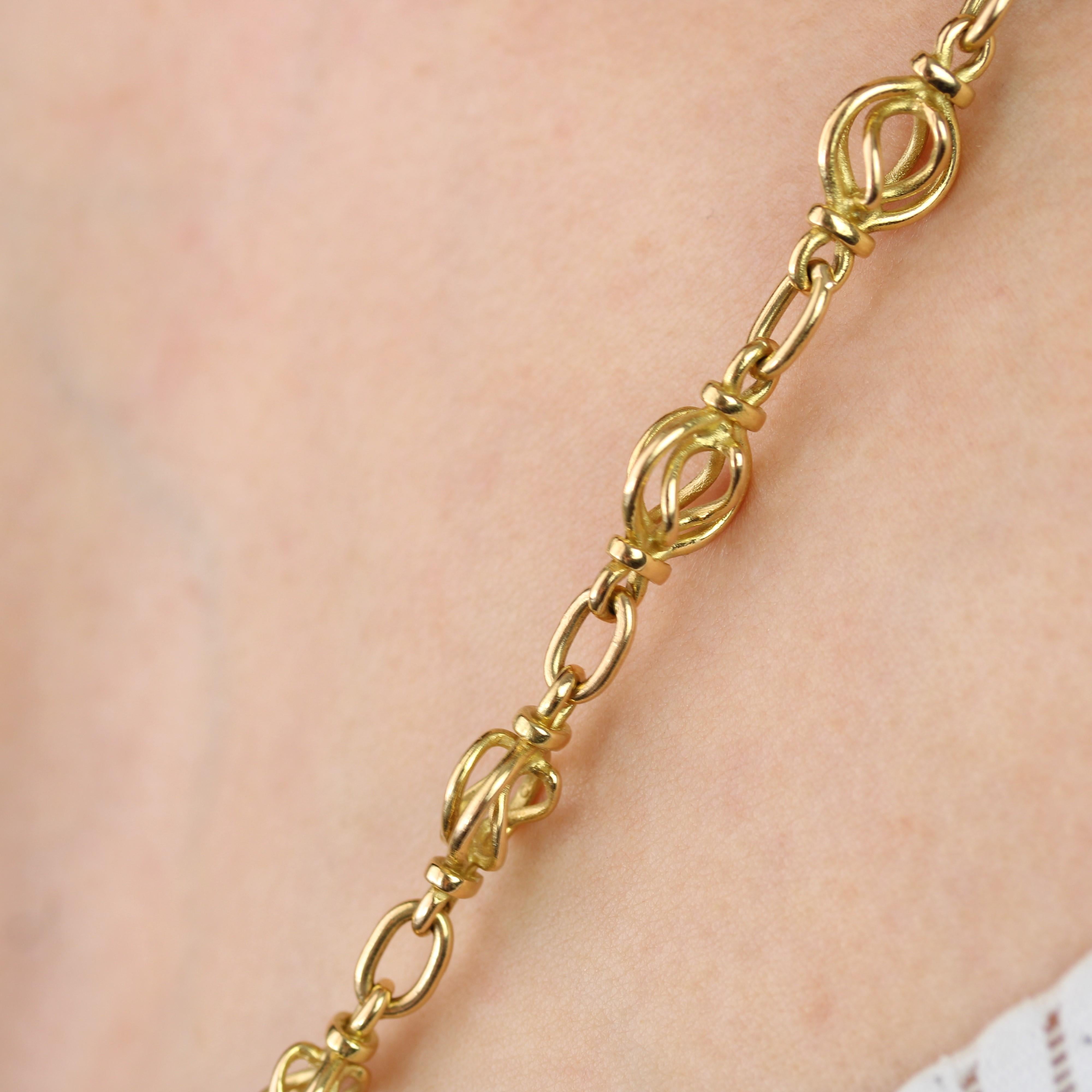 1900s Antique 18 Karat Gold Round Link Chain Necklace For Sale 4