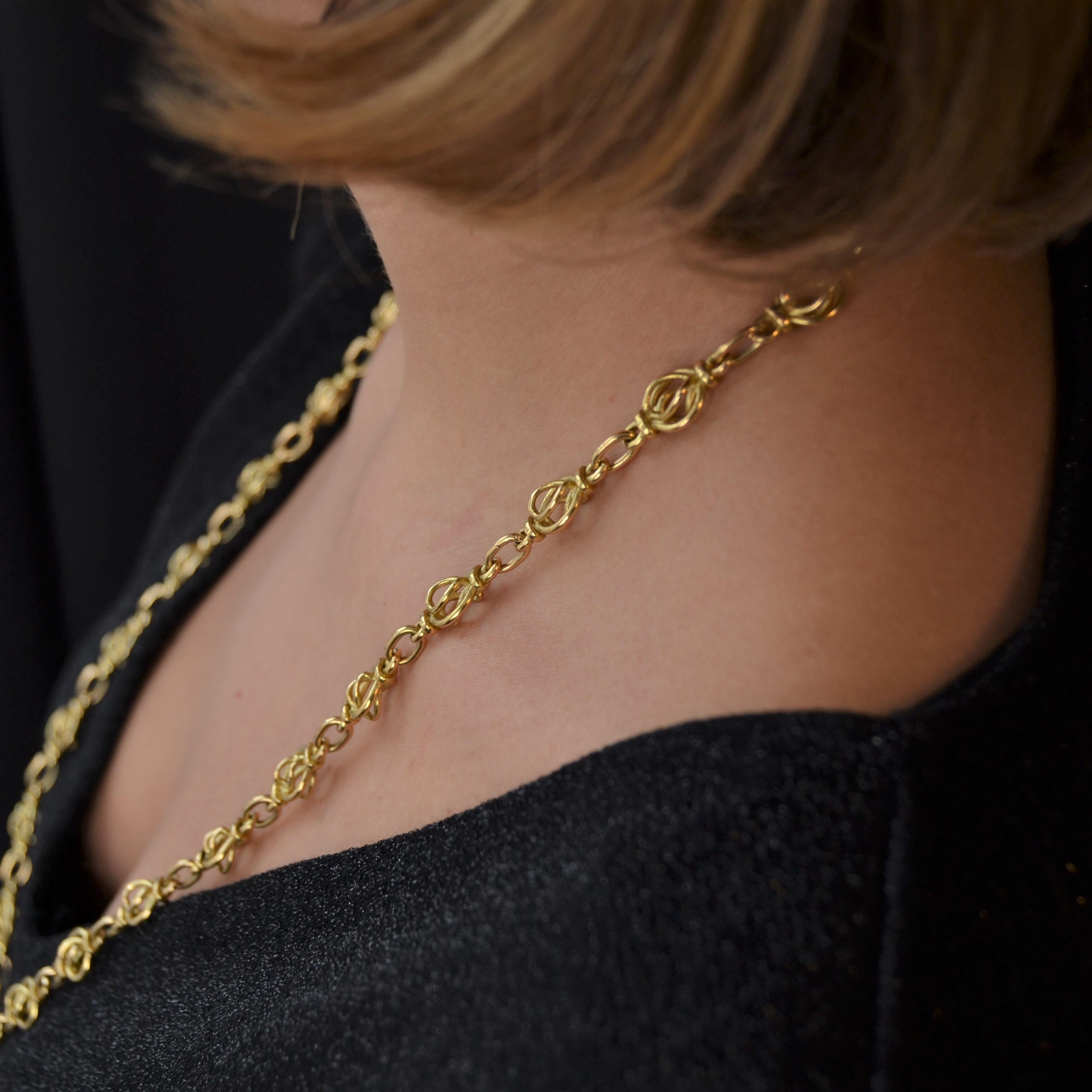 Women's 1900s Antique 18 Karat Gold Round Link Chain Necklace For Sale